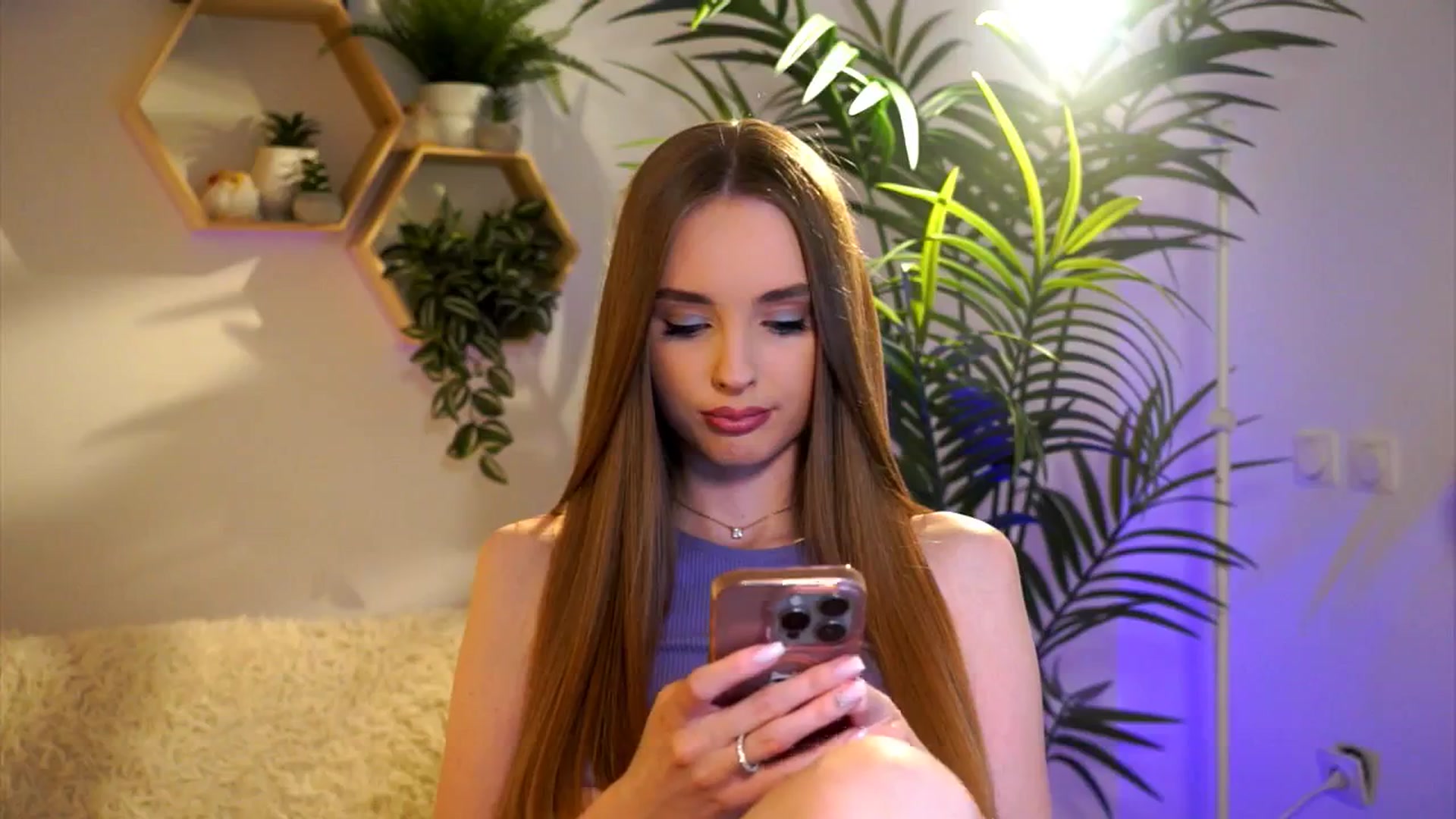 Gallery image thumbnail from petitegonwild's myfreecams stream on, 06/06/2025, 21:10 image 17 of 20