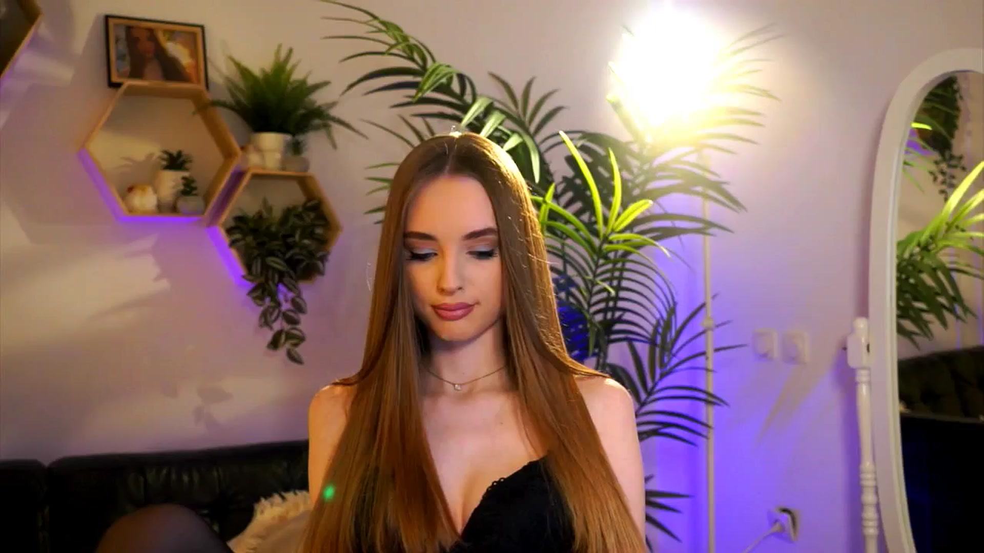 Gallery image thumbnail from petitegonwild's myfreecams stream on, 06/10/2025, 22:07 image 7 of 20