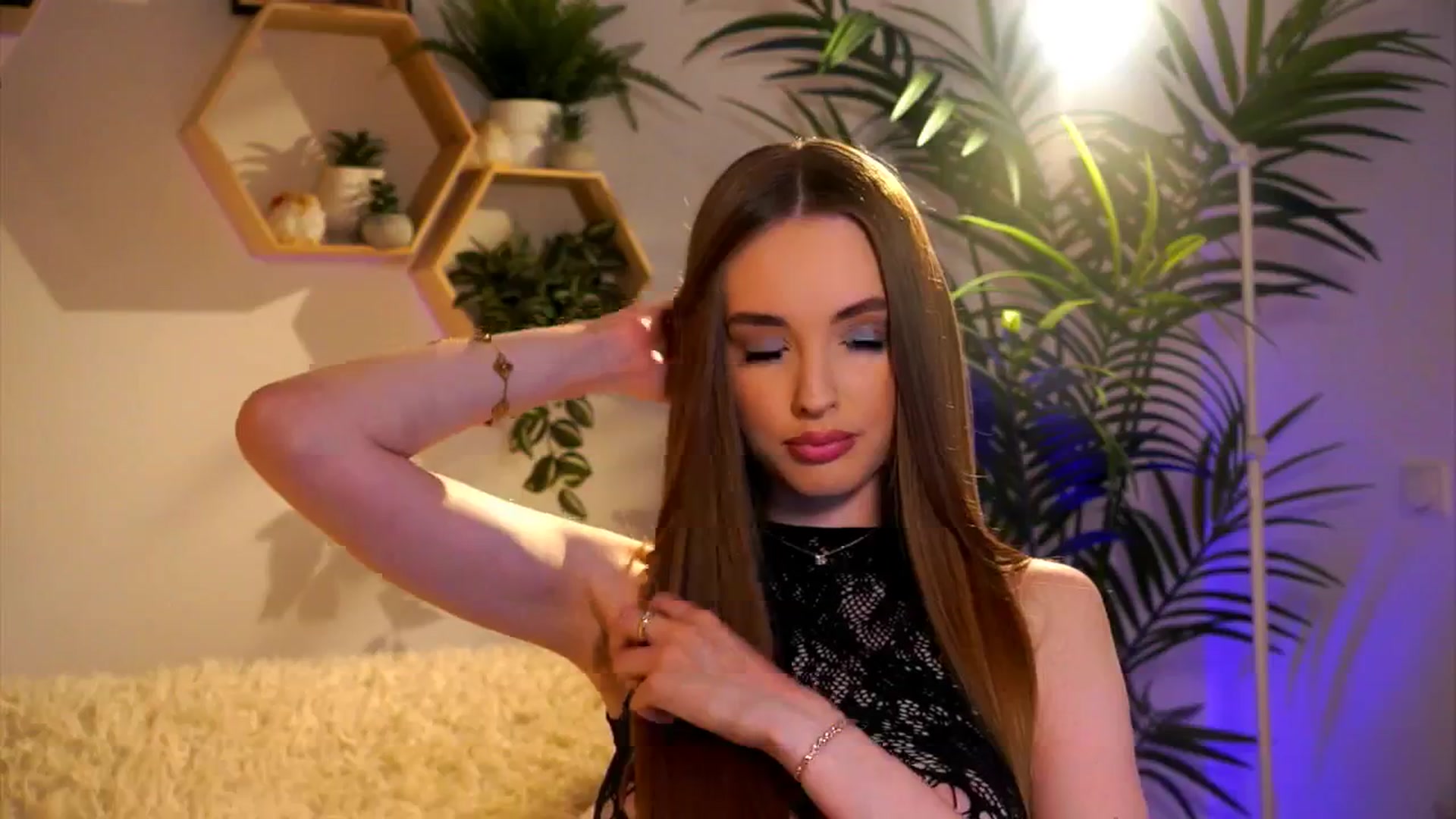 Gallery image thumbnail from petitegonwild's myfreecams stream on, 06/15/2025, 20:39 image 3 of 20