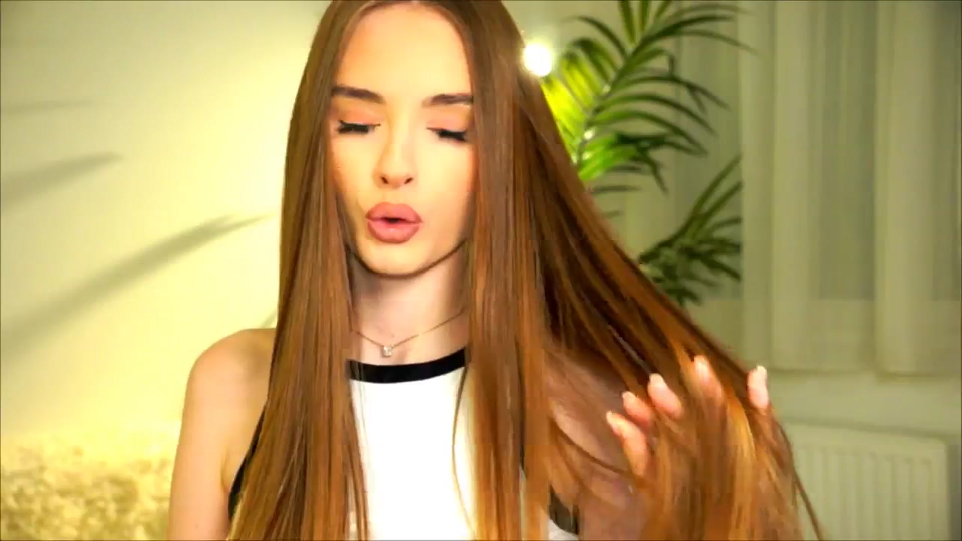 Gallery image thumbnail from petitegonwild's myfreecams stream on, 07/05/2025, 24:51 image 12 of 20