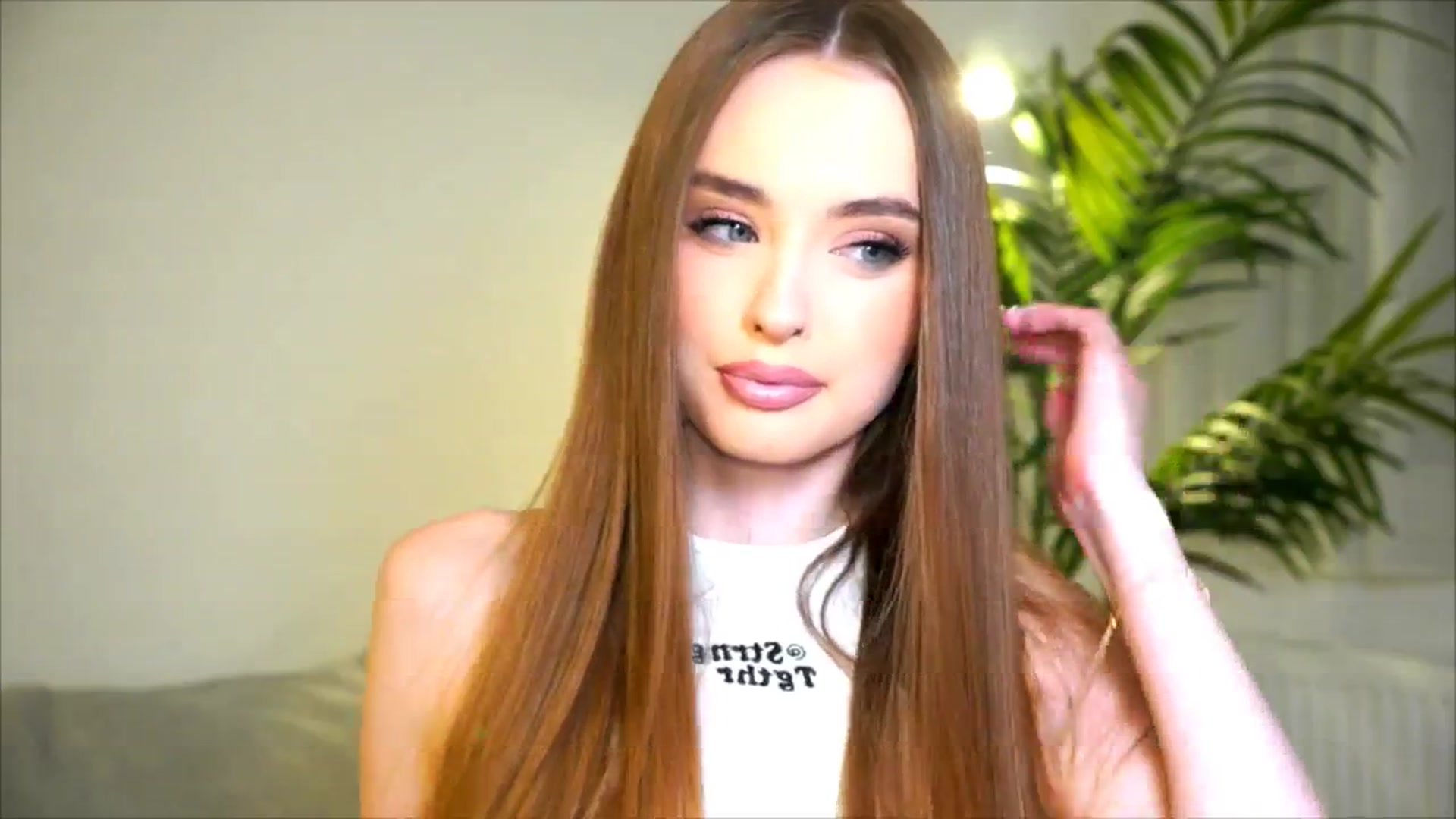 Gallery image thumbnail from petitegonwild's myfreecams stream on, 07/09/2025, 22:50 image 16 of 20