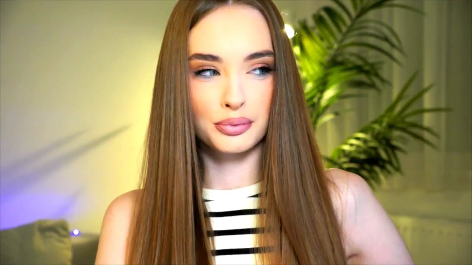 Gallery image thumbnail from petitegonwild's myfreecams stream on, 07/14/2025, 20:34 image 3 of 20