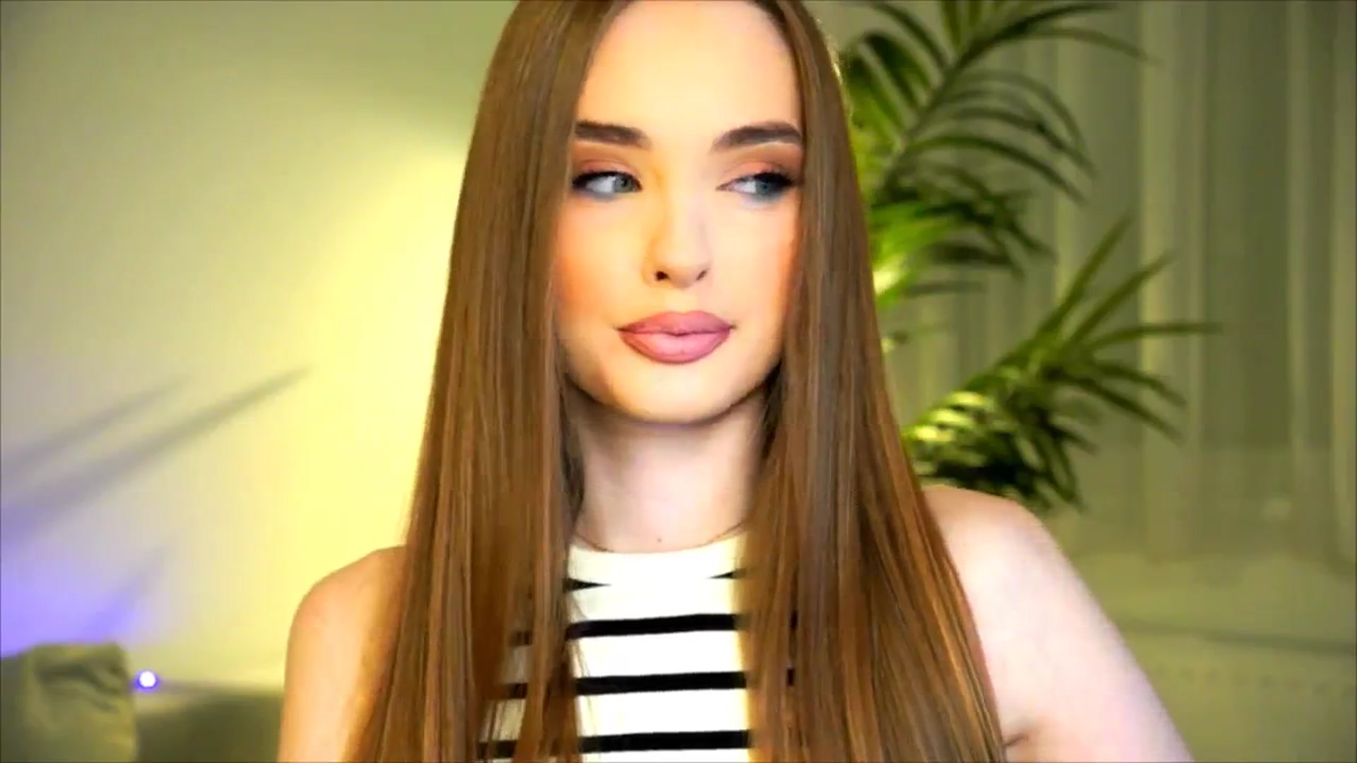 Gallery image thumbnail from petitegonwild's myfreecams stream on, 07/14/2025, 21:48 image 9 of 20