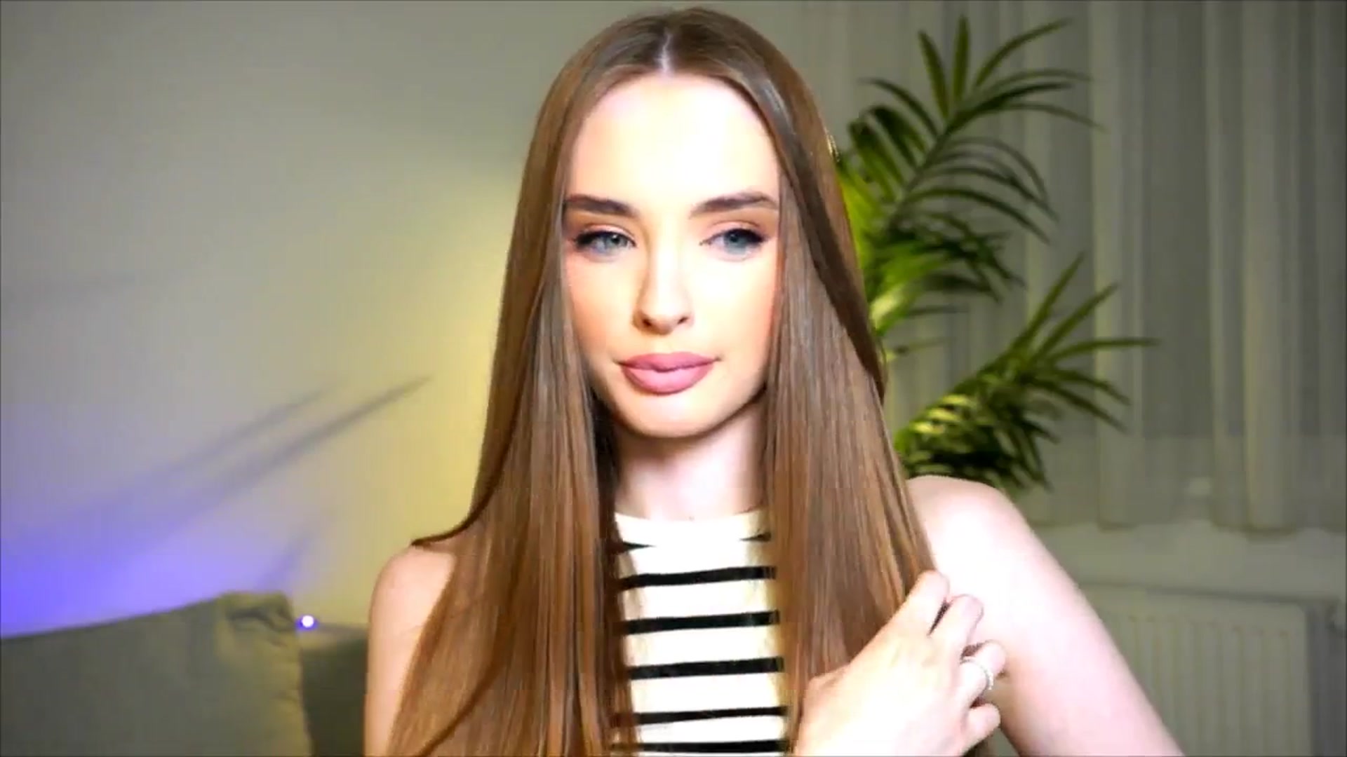 Gallery image thumbnail from petitegonwild's myfreecams stream on, 07/15/2025, 24:03 image 5 of 20