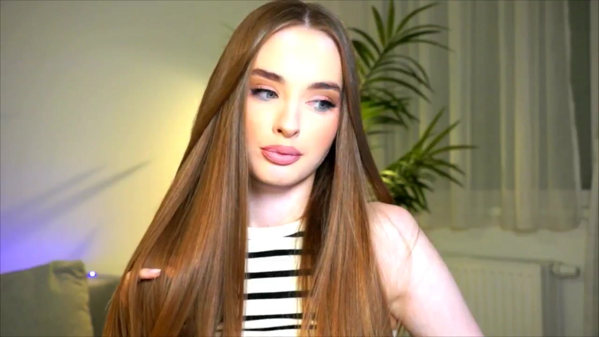 Gallery image thumbnail from petitegonwild's myfreecams stream on, 07/15/2025, 24:15 image 7 of 20