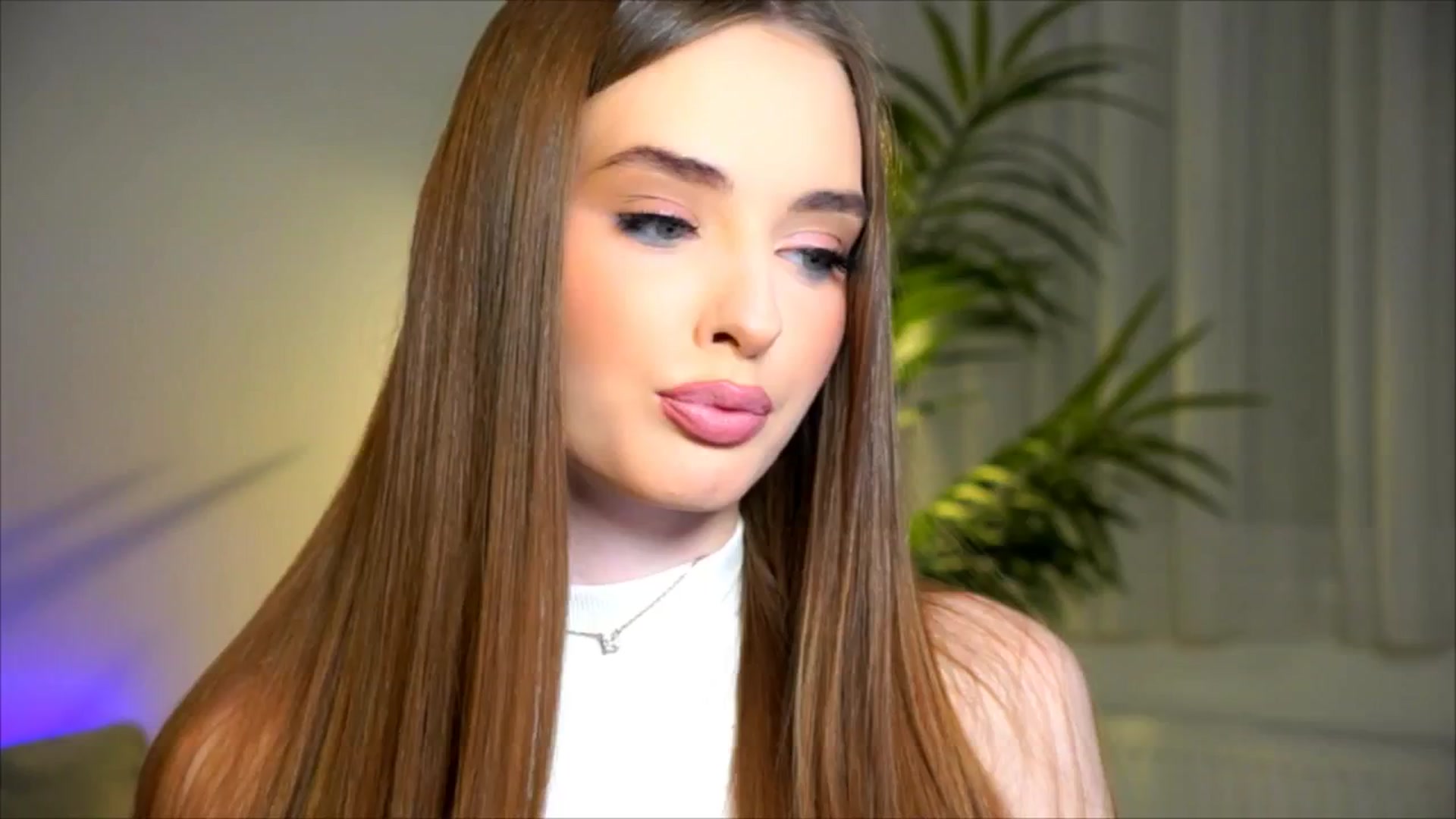 Gallery image thumbnail from petitegonwild's myfreecams stream on, 07/16/2025, 19:58 image 13 of 20