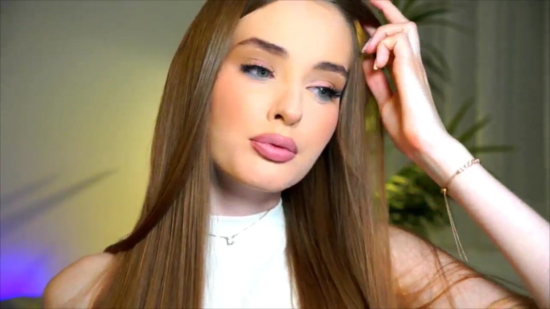 Gallery image thumbnail from petitegonwild's myfreecams stream on, 07/16/2025, 21:18 image 18 of 20