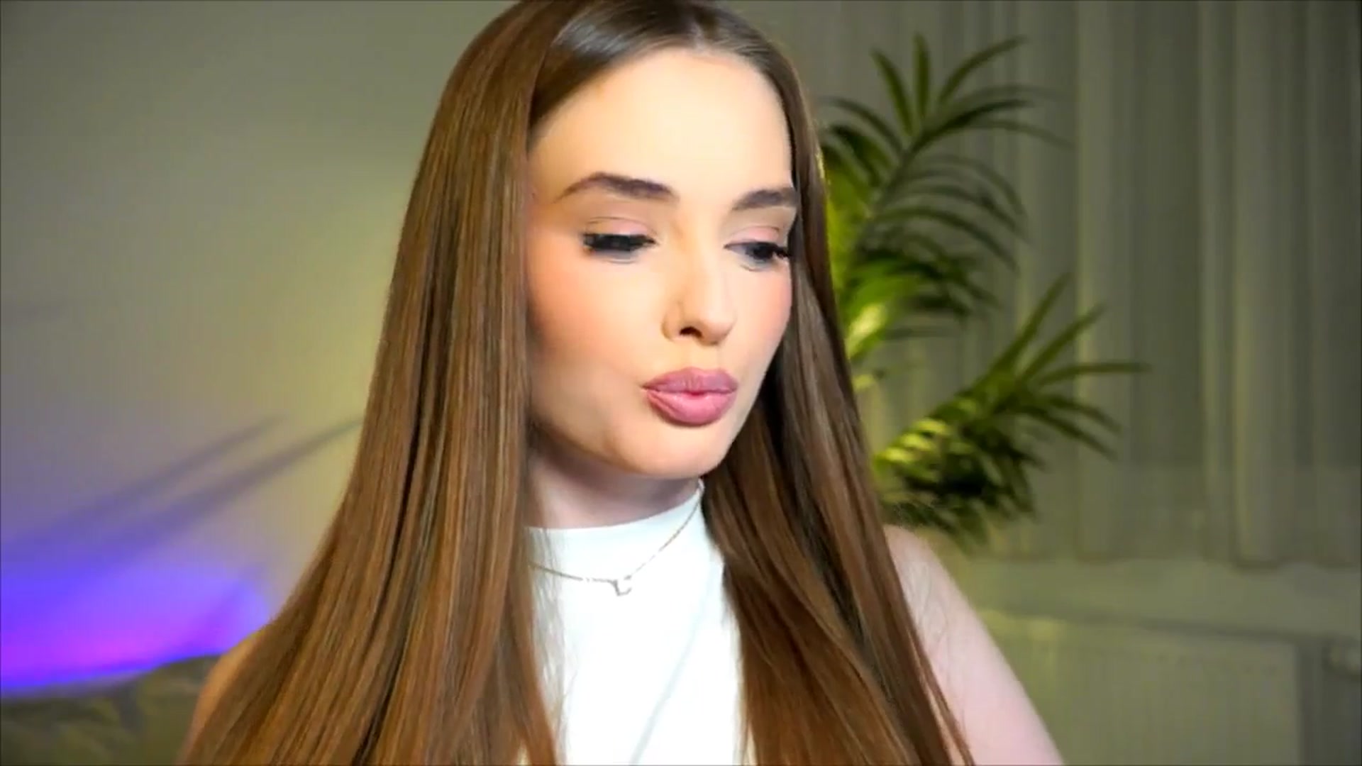 Gallery image thumbnail from petitegonwild's myfreecams stream on, 07/16/2025, 21:18 image 3 of 20