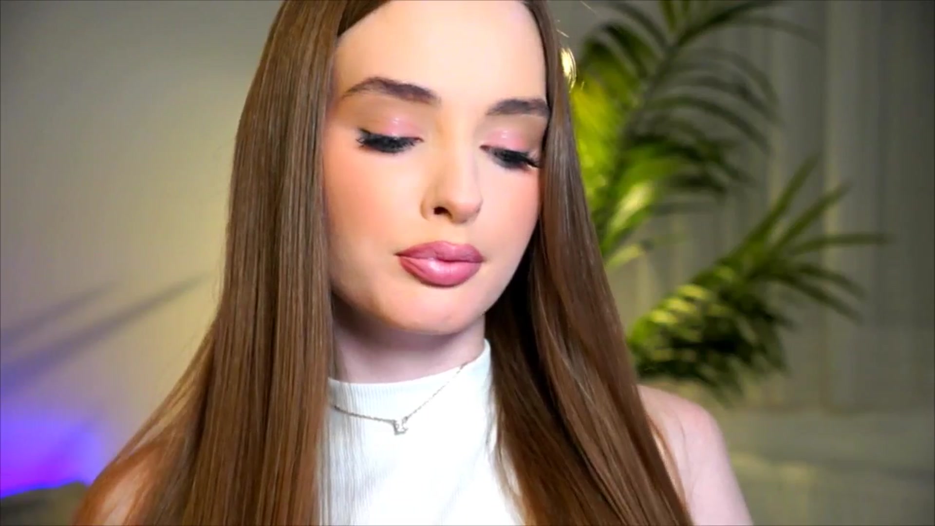 Gallery image thumbnail from petitegonwild's myfreecams stream on, 07/16/2025, 22:37 image 17 of 20