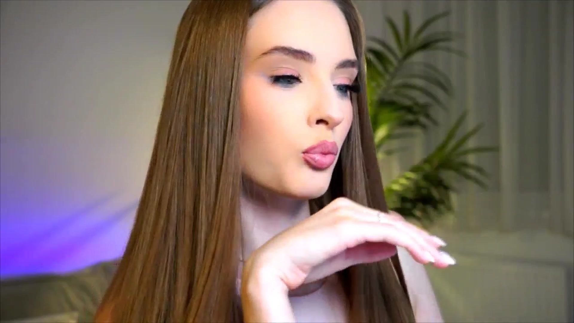 Gallery image thumbnail from petitegonwild's myfreecams stream on, 07/22/2025, 19:24 image 6 of 20