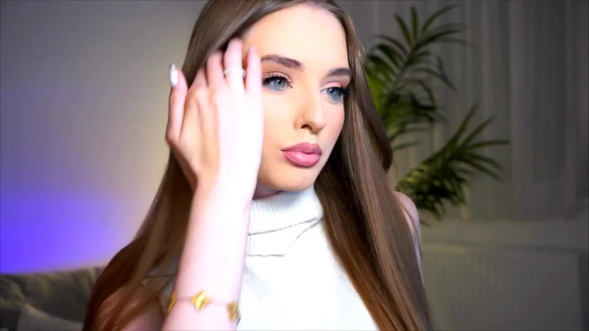 Gallery image thumbnail from petitegonwild's myfreecams stream on, 09/15/2025, 20:55 image 1 of 20