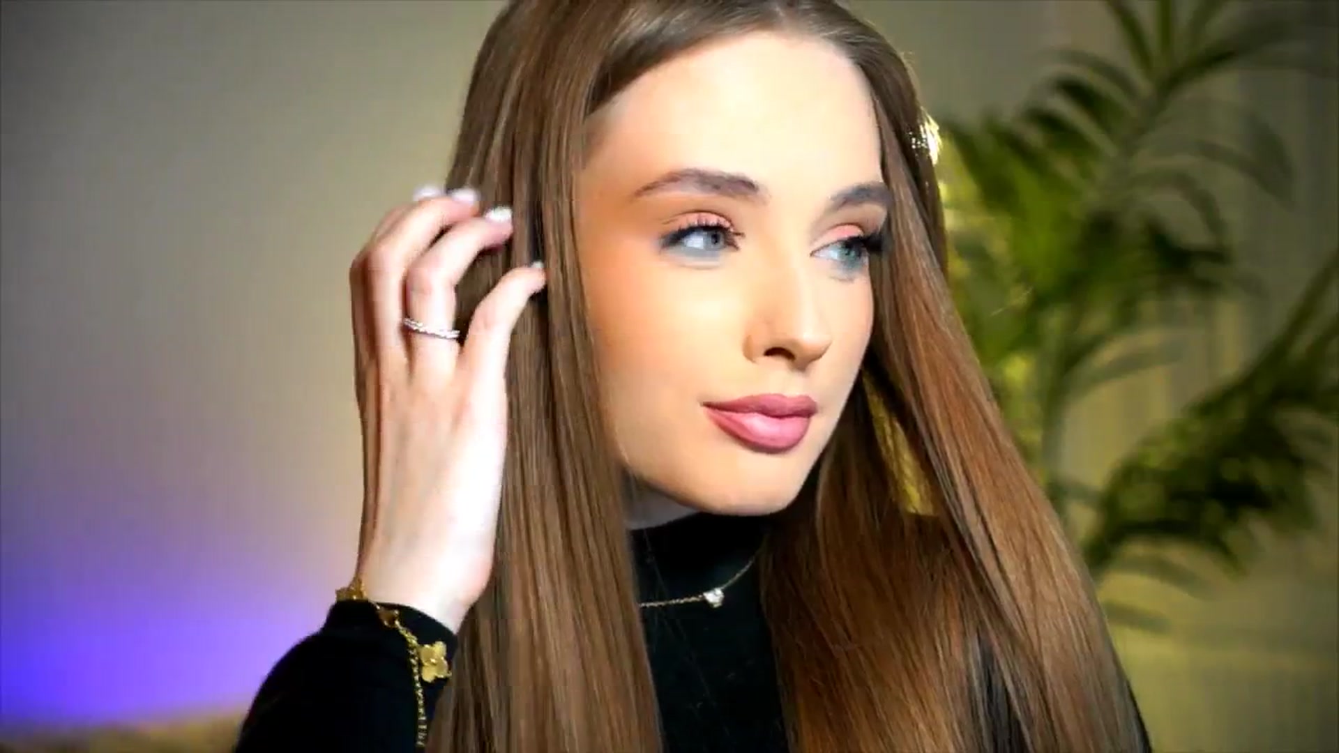 Gallery image thumbnail from petitegonwild's myfreecams stream on, 09/21/2025, 22:53 image 3 of 20
