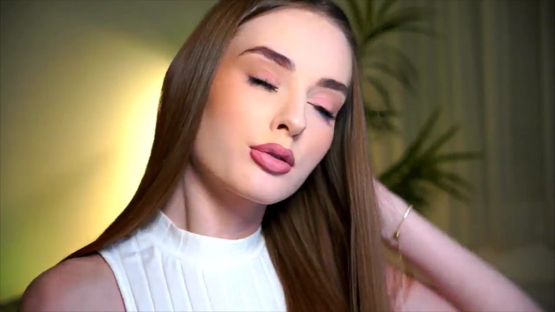Gallery image thumbnail from petitegonwild's myfreecams stream on, 10/23/2025, 01:40 image 16 of 20
