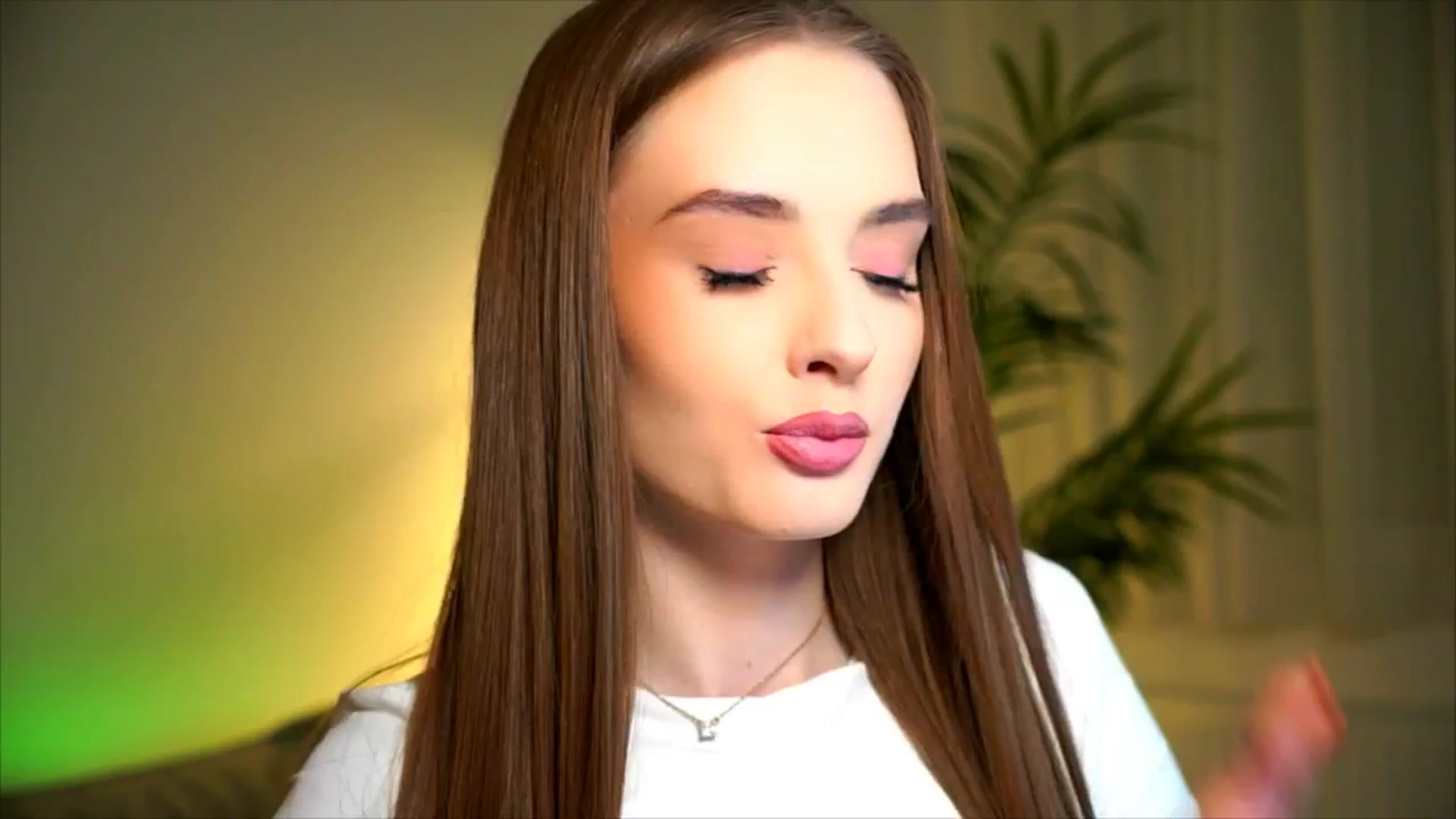 Gallery image thumbnail from petitegonwild's myfreecams stream on, 10/26/2025, 23:09 image 8 of 20