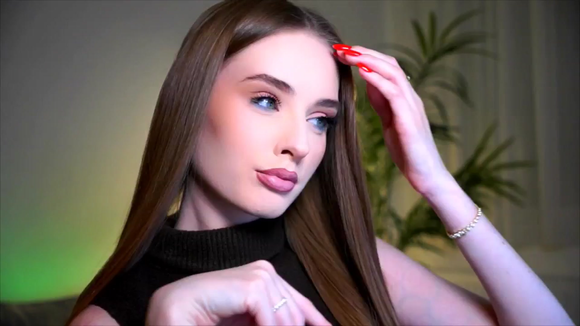 Gallery image thumbnail from petitegonwild's myfreecams stream on, 10/27/2025, 20:35 image 9 of 20