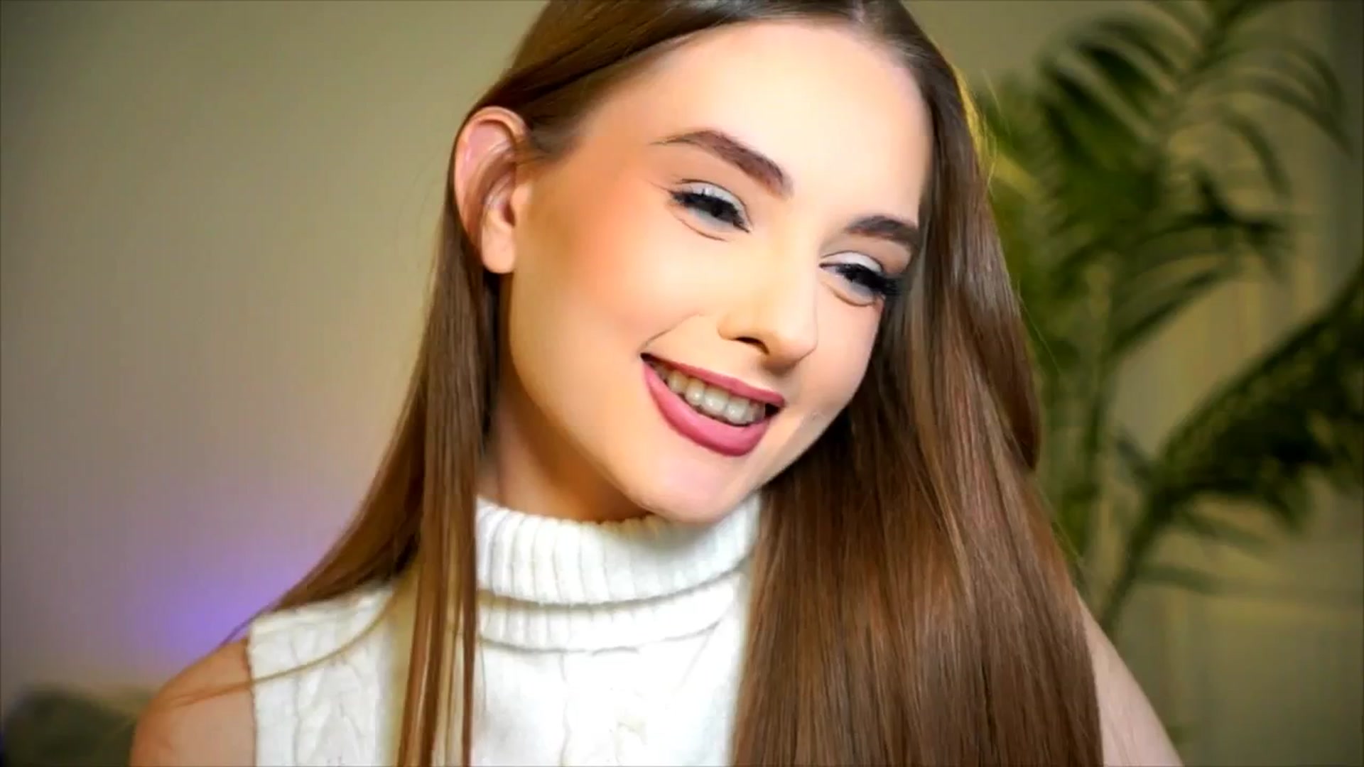 Gallery image thumbnail from petitegonwild's myfreecams stream on, 12/11/2025, 24:52 image 14 of 20