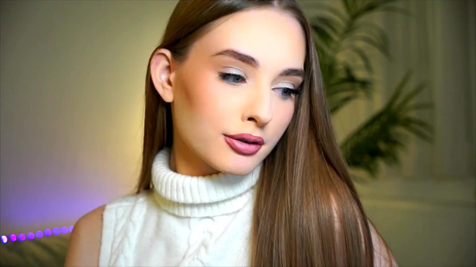 Gallery image thumbnail from petitegonwild's myfreecams stream on, 12/11/2025, 24:52 image 18 of 20