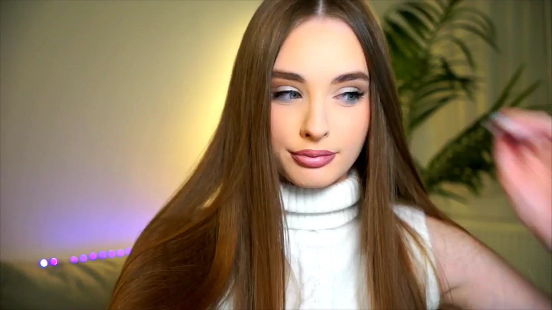 Gallery image thumbnail from petitegonwild's myfreecams stream on, 12/11/2025, 01:34 image 4 of 20