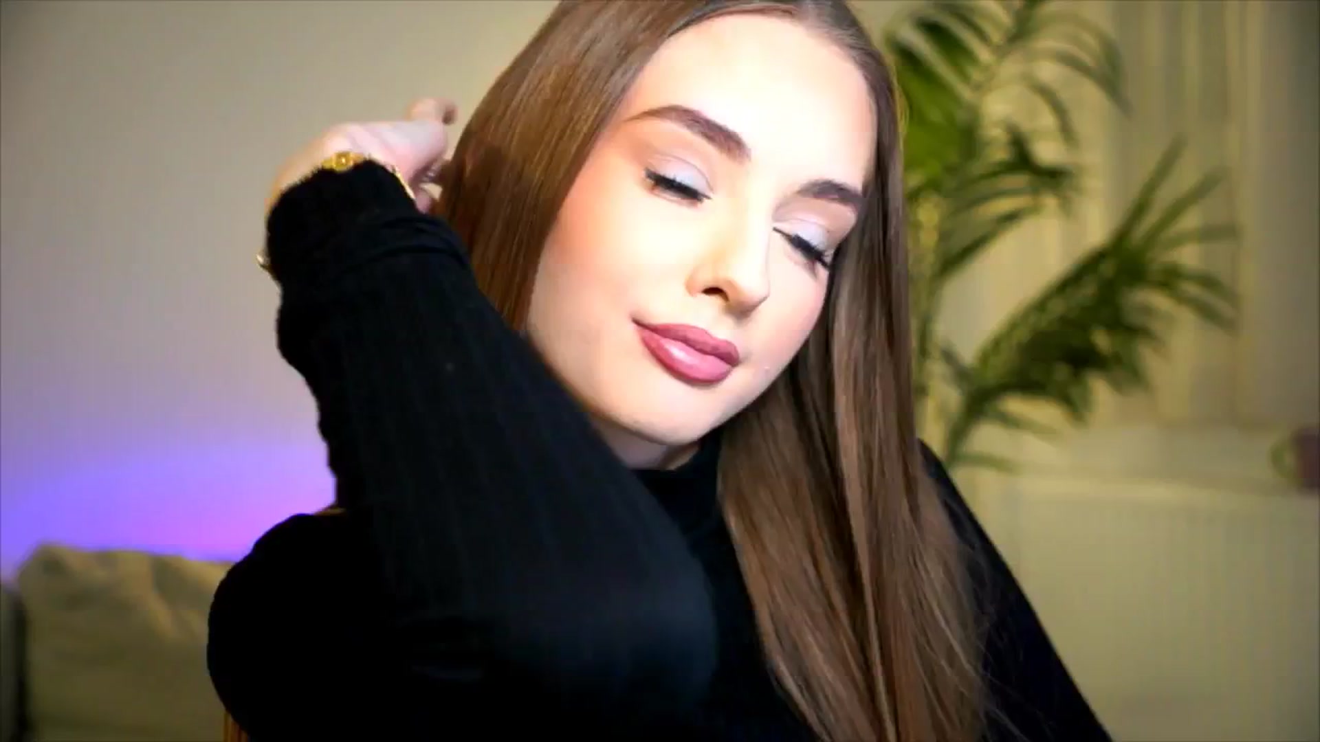 Gallery image thumbnail from petitegonwild's myfreecams stream on, 12/12/2025, 24:56 image 7 of 20