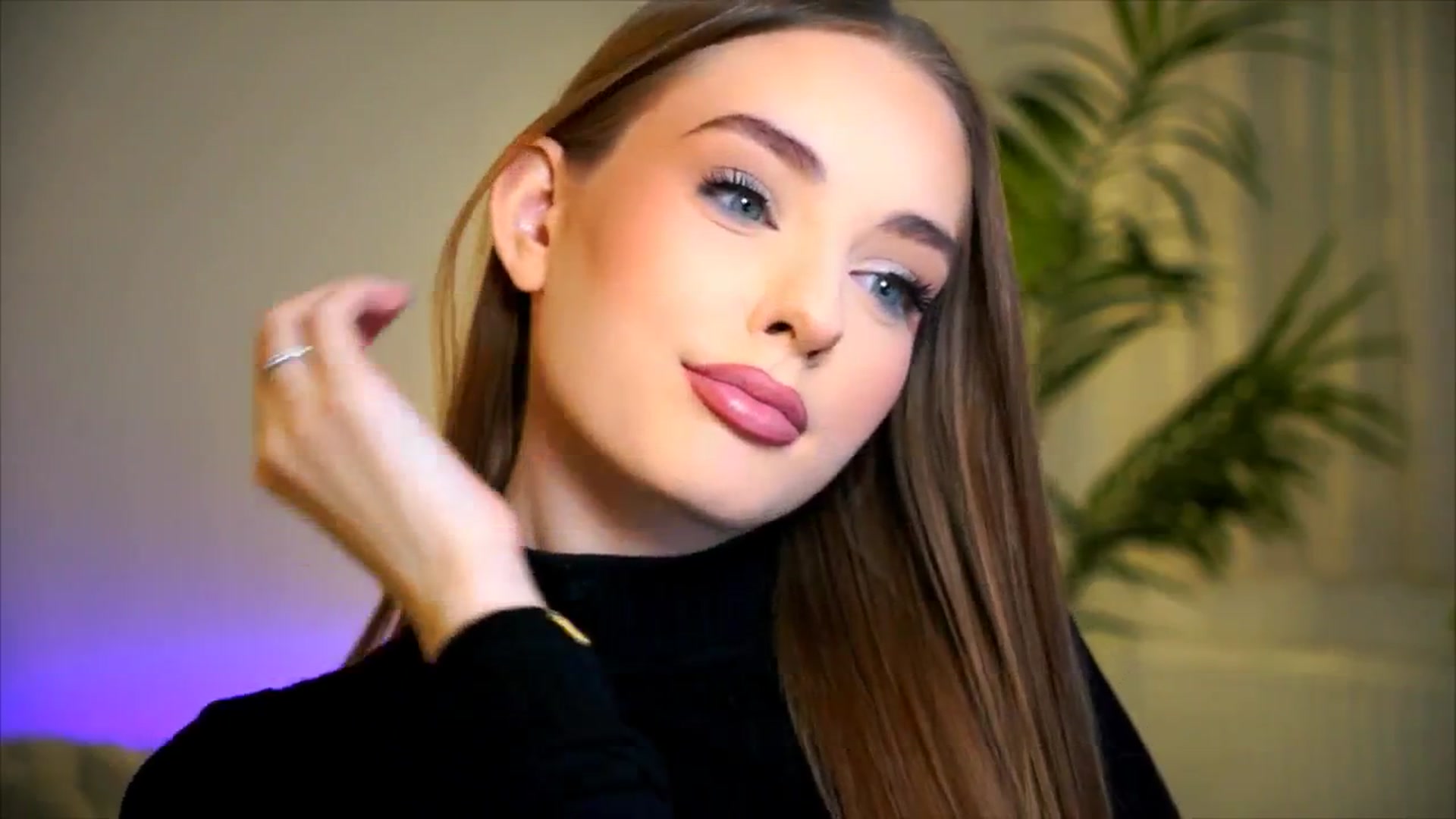 Gallery image thumbnail from petitegonwild's myfreecams stream on, 12/12/2025, 24:56 image 9 of 20