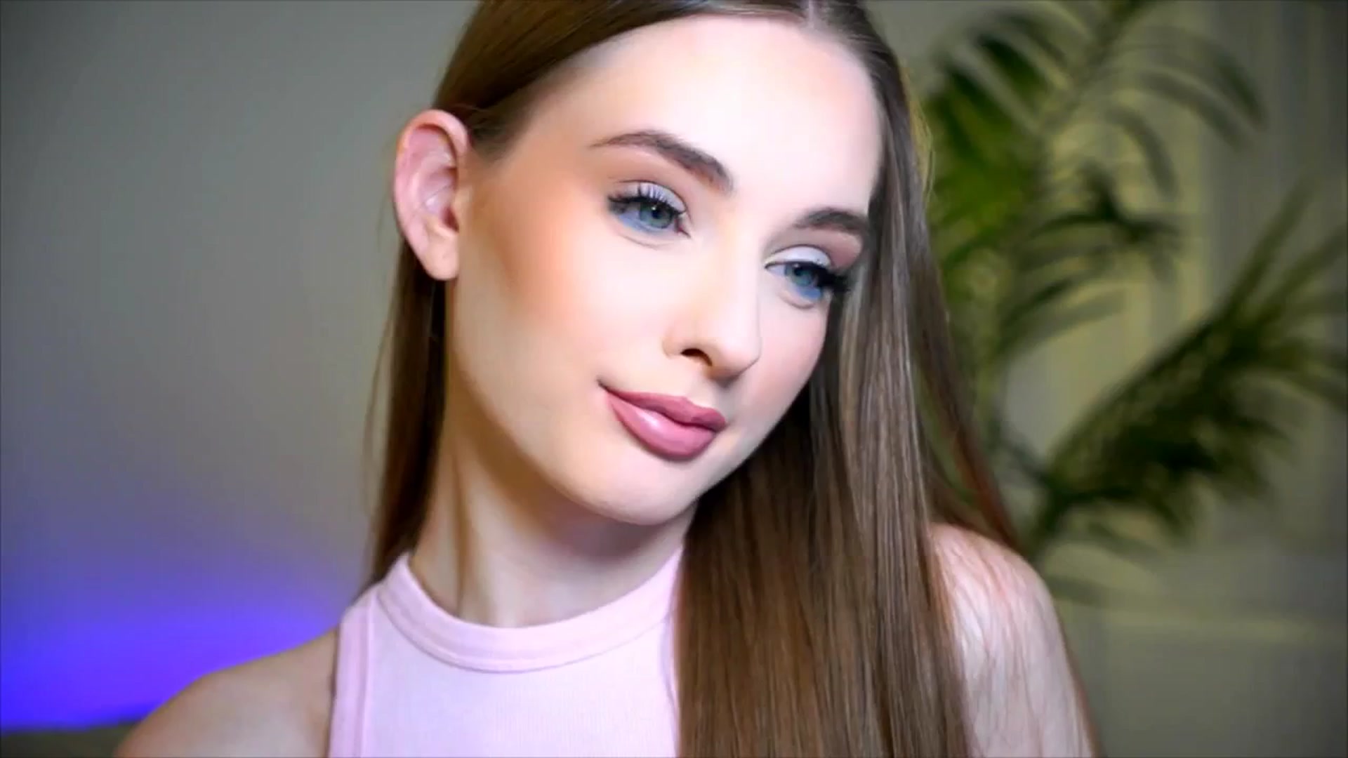 Gallery image thumbnail from petitegonwild's myfreecams stream on, 12/15/2025, 24:17 image 14 of 20