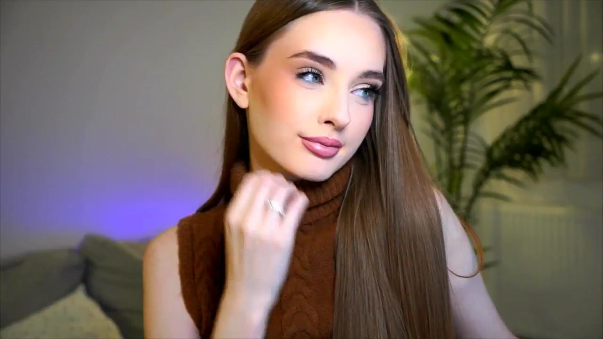 Gallery image thumbnail from petitegonwild's myfreecams stream on, 12/20/2025, 01:02 image 2 of 20