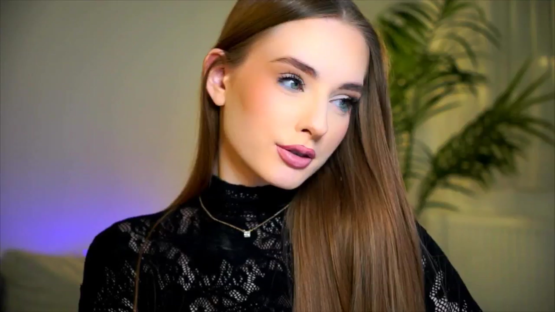 Gallery image thumbnail from petitegonwild's myfreecams stream on, 12/21/2025, 24:52 image 7 of 20