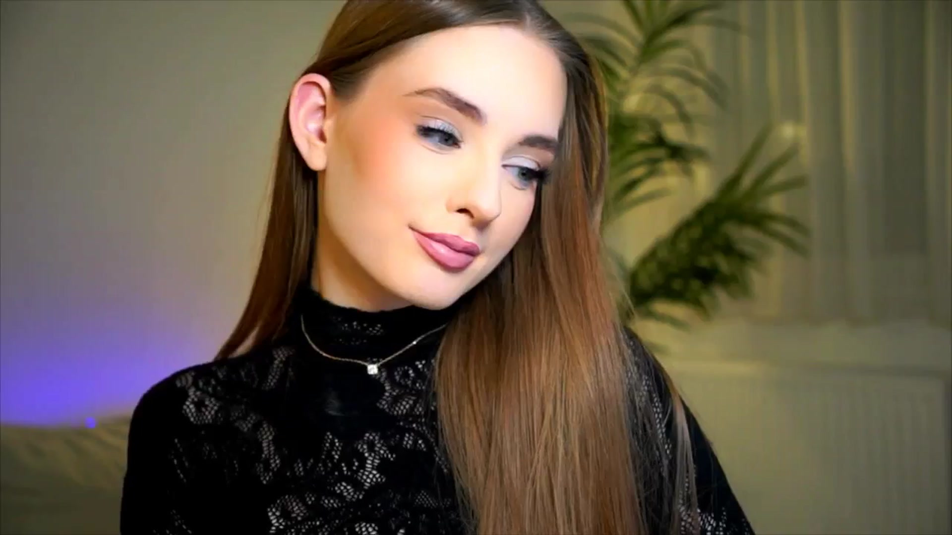 Gallery image thumbnail from petitegonwild's myfreecams stream on, 12/21/2025, 24:52 image 14 of 20