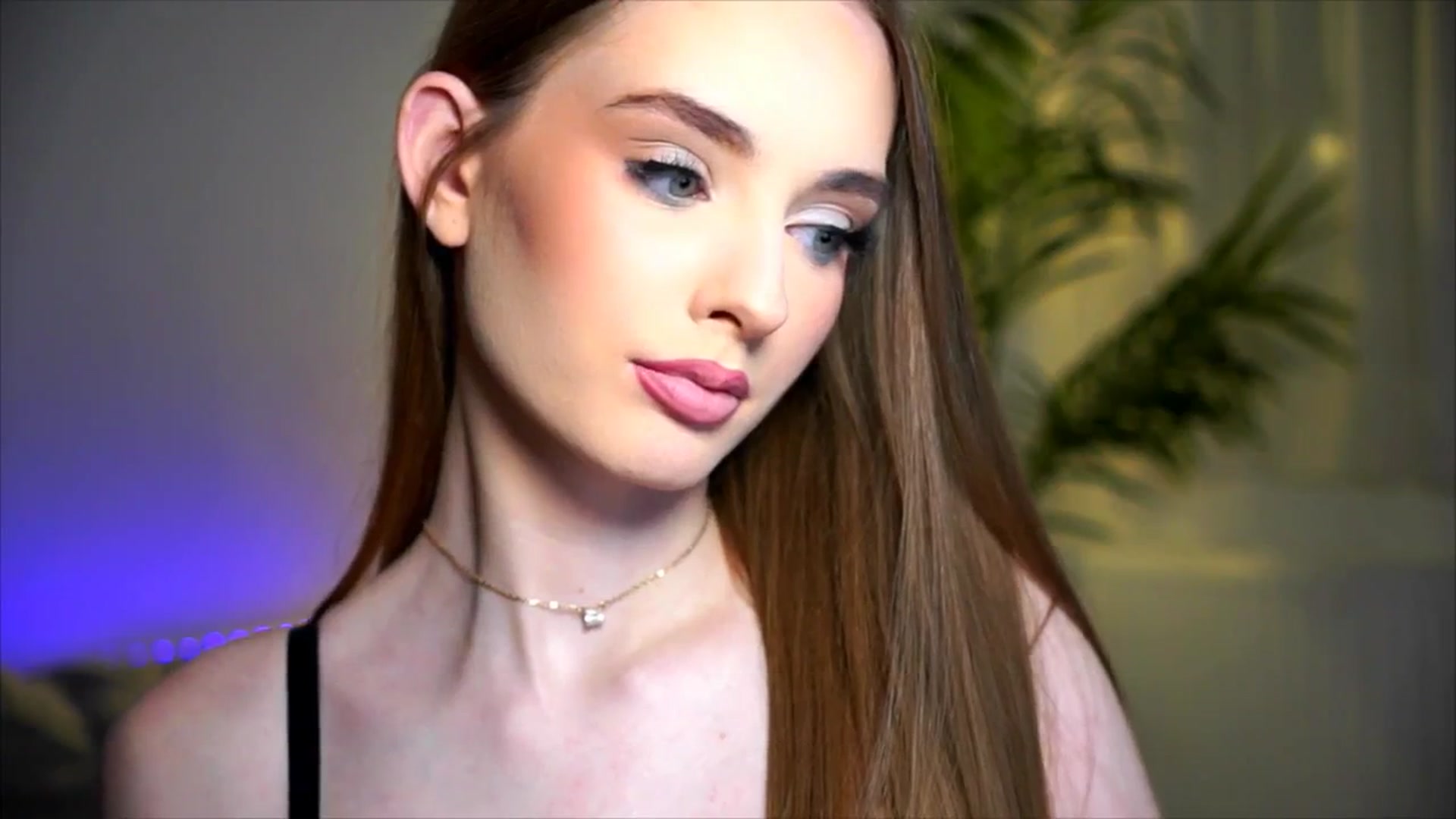 Gallery image thumbnail from petitegonwild's myfreecams stream on, 12/23/2025, 24:02 image 18 of 20