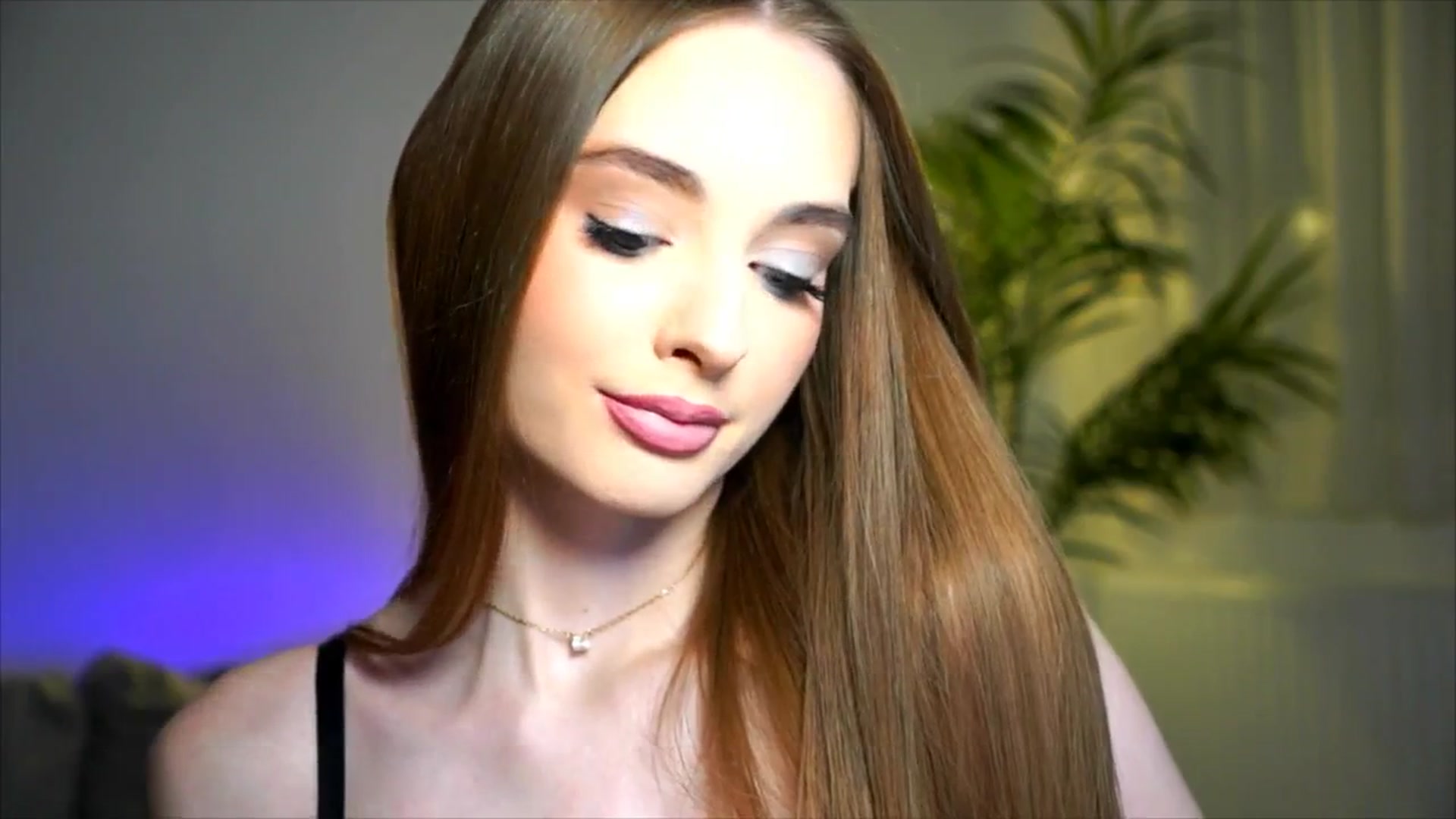 Gallery image thumbnail from petitegonwild's myfreecams stream on, 12/23/2025, 24:02 image 8 of 20