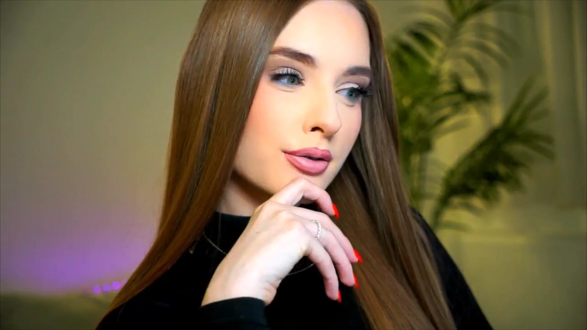Gallery image thumbnail from petitegonwild's myfreecams stream on, 12/31/2025, 01:04 image 17 of 20