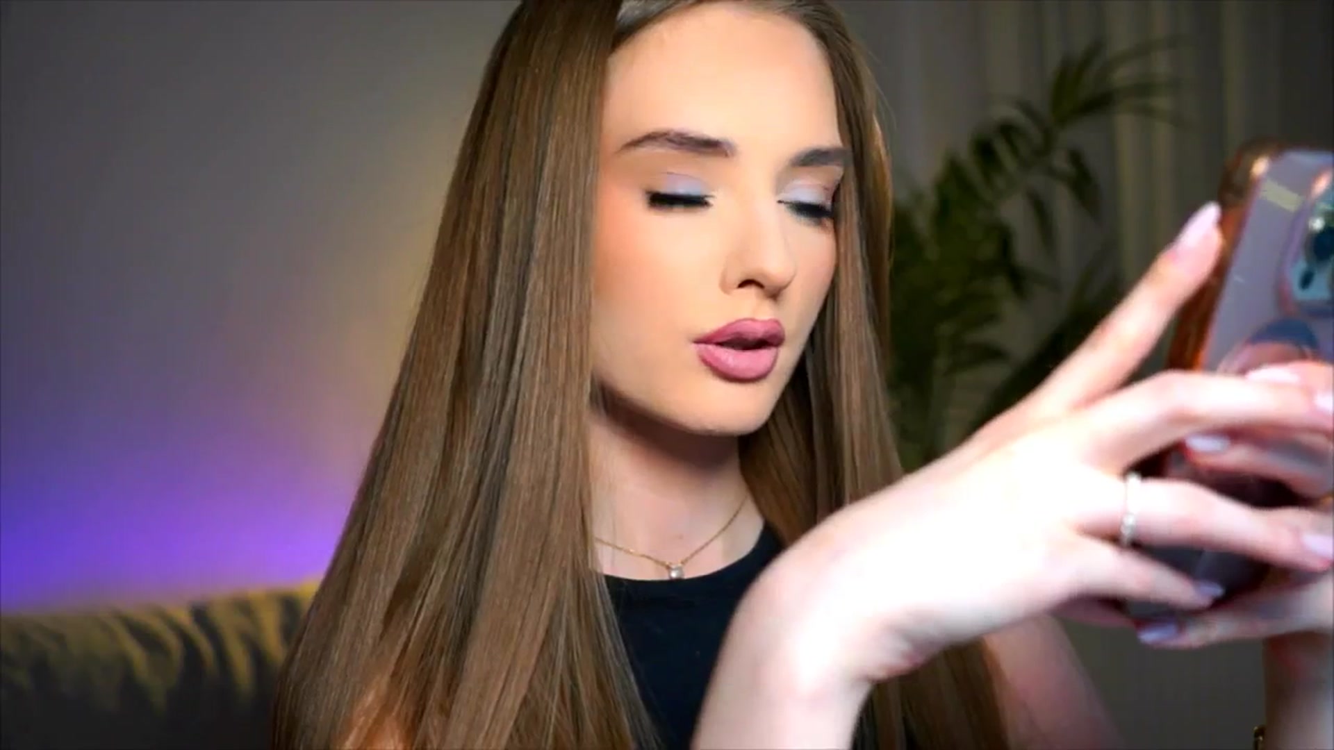 Gallery image thumbnail from petitegonwild's myfreecams stream on, 03/18/2026, 21:40 image 6 of 20