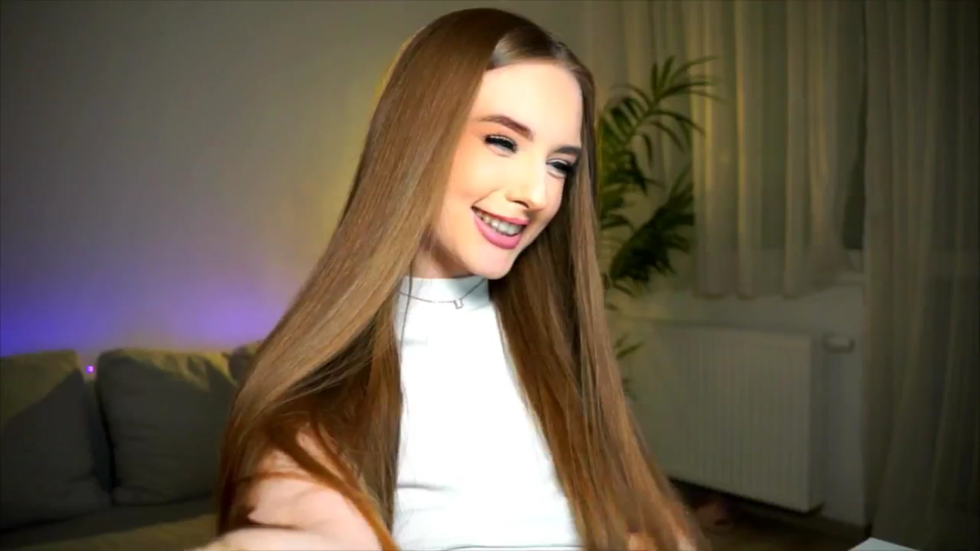 Gallery image thumbnail from petitegonwild's myfreecams stream on, 04/08/2026, 19:29 image 5 of 20