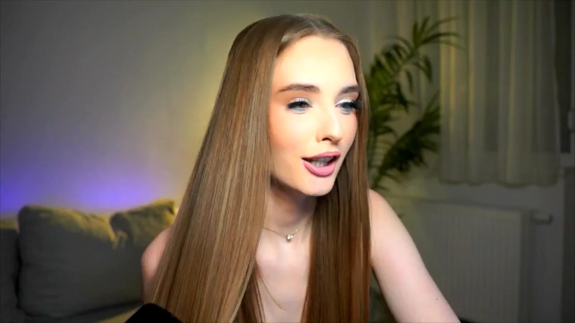 Gallery image thumbnail from petitegonwild's myfreecams stream on, 04/13/2026, 19:09 image 8 of 20