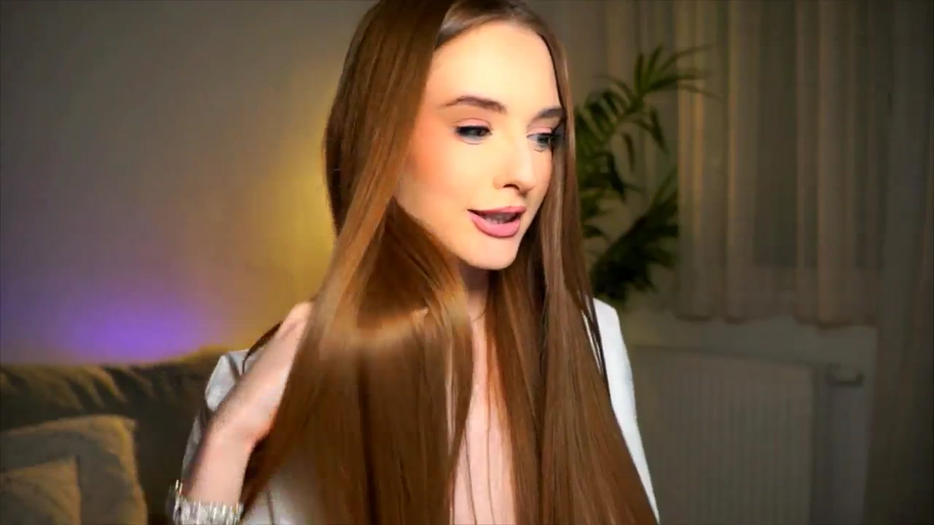 Gallery image thumbnail from petitegonwild's myfreecams stream on, 04/14/2026, 18:13 image 15 of 20