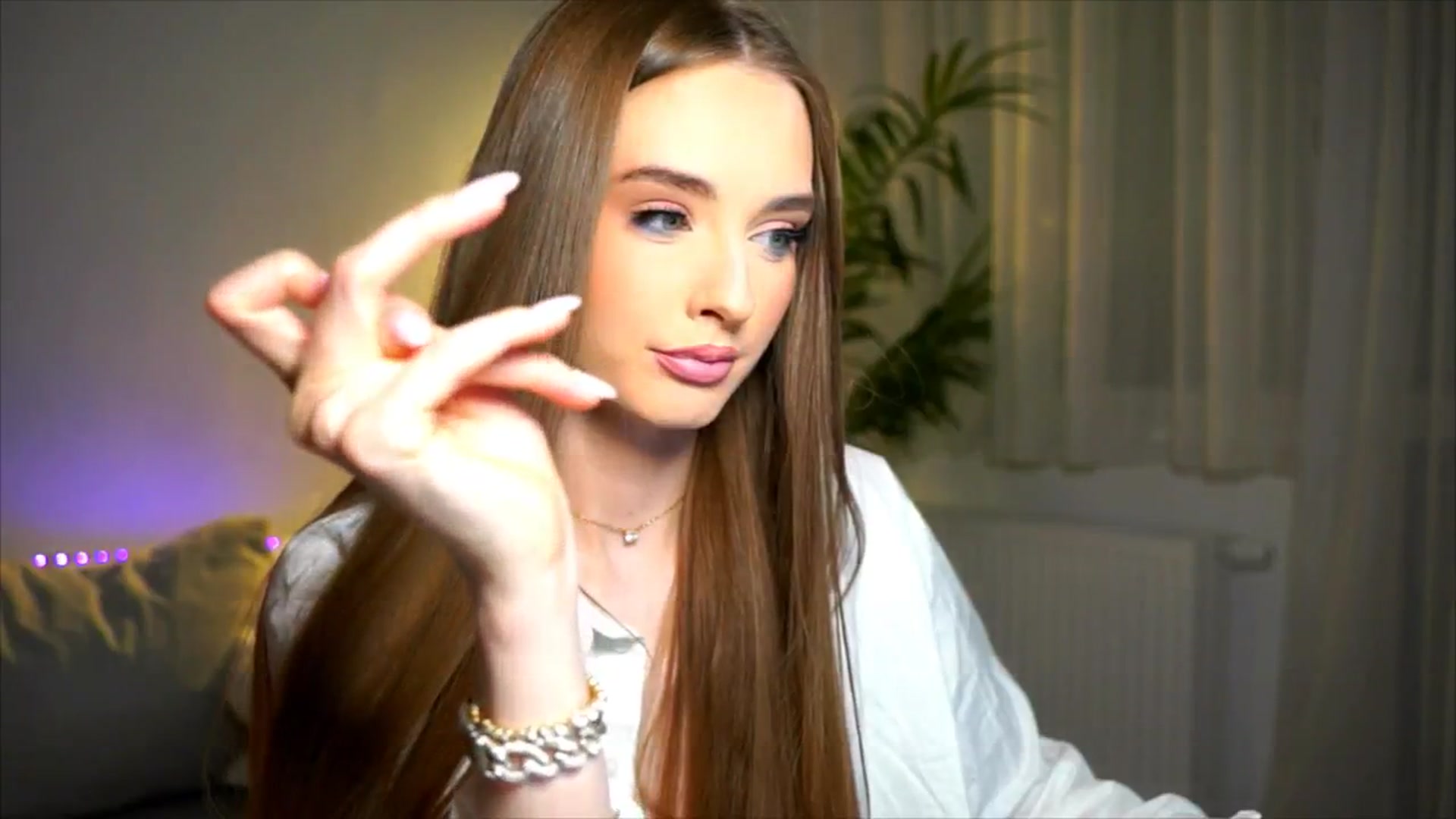 Gallery image thumbnail from petitegonwild's myfreecams stream on, 04/14/2026, 19:30 image 6 of 20