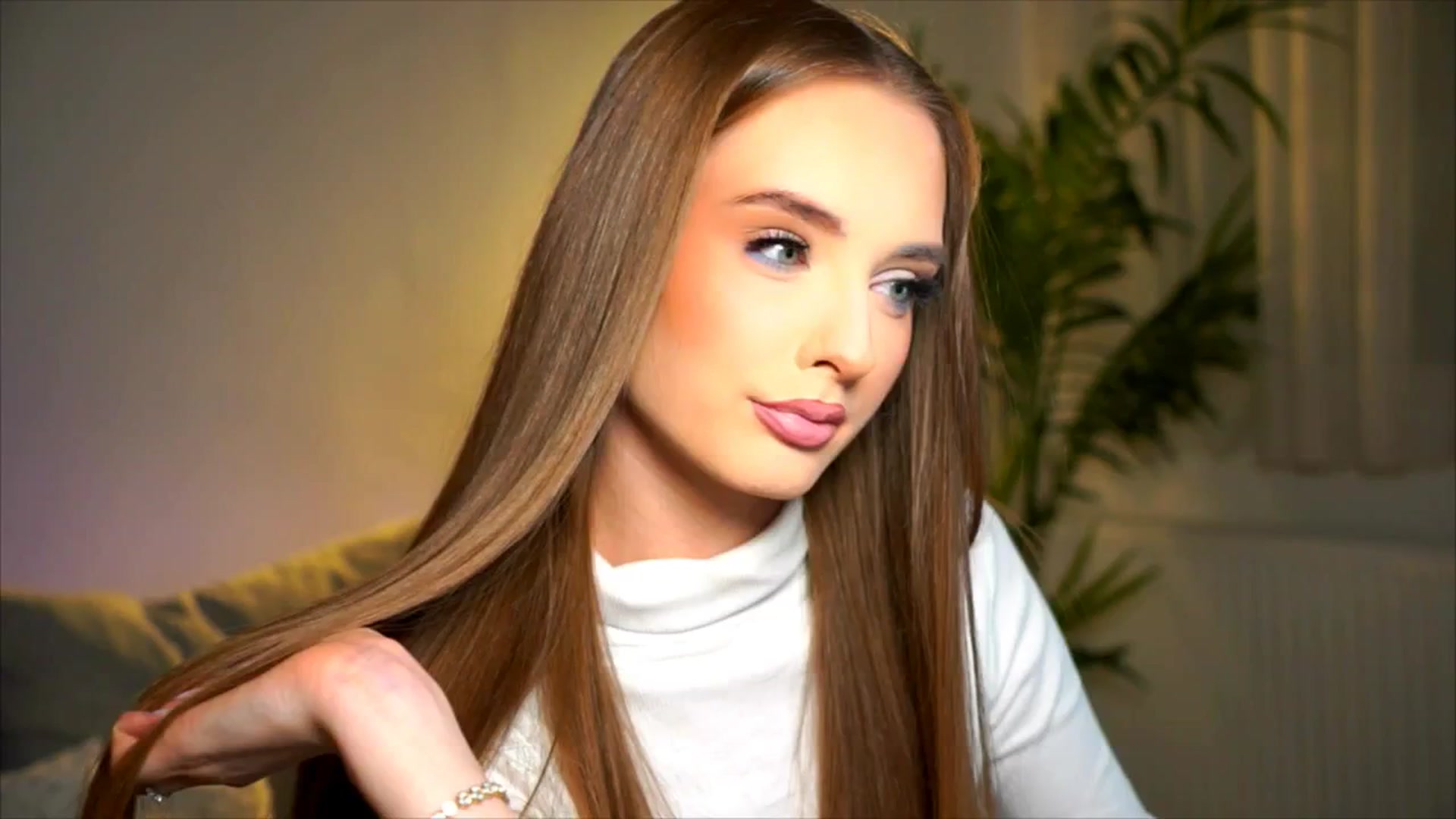 Gallery image thumbnail from petitegonwild's myfreecams stream on, 04/23/2026, 18:04 image 15 of 20
