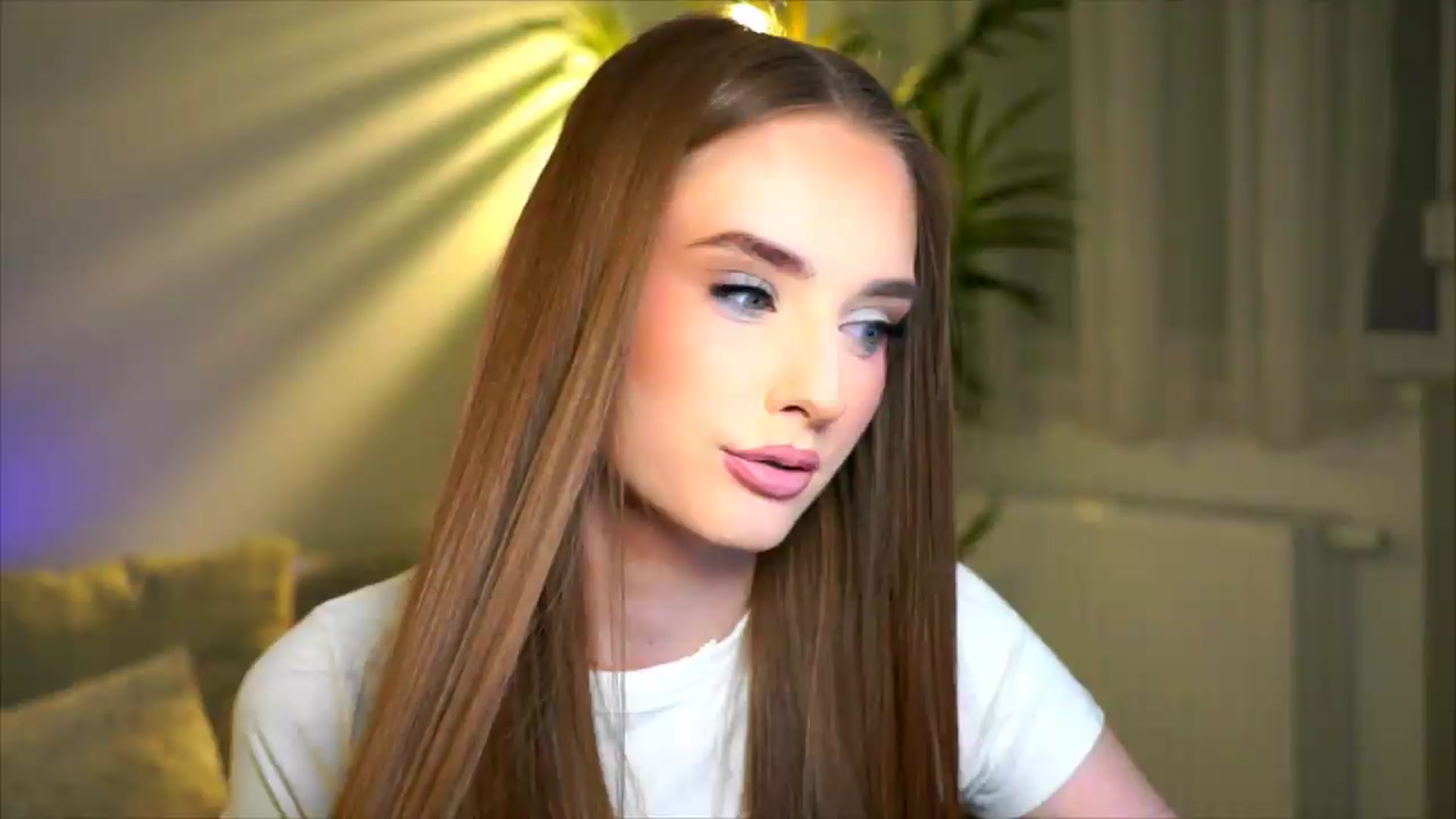 Gallery image thumbnail from petitegonwild's myfreecams stream on, 05/13/2026, 20:21 image 15 of 20
