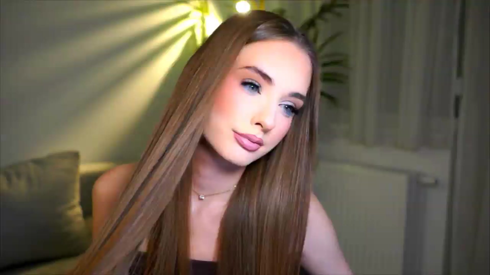 Gallery image thumbnail from petitegonwild's myfreecams stream on, 05/16/2026, 20:09 image 2 of 20