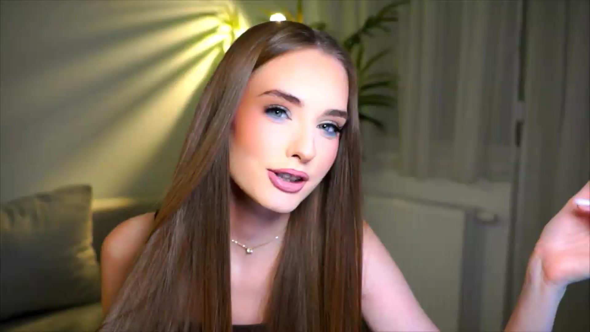 Gallery image thumbnail from petitegonwild's myfreecams stream on, 05/16/2026, 20:09 image 16 of 20