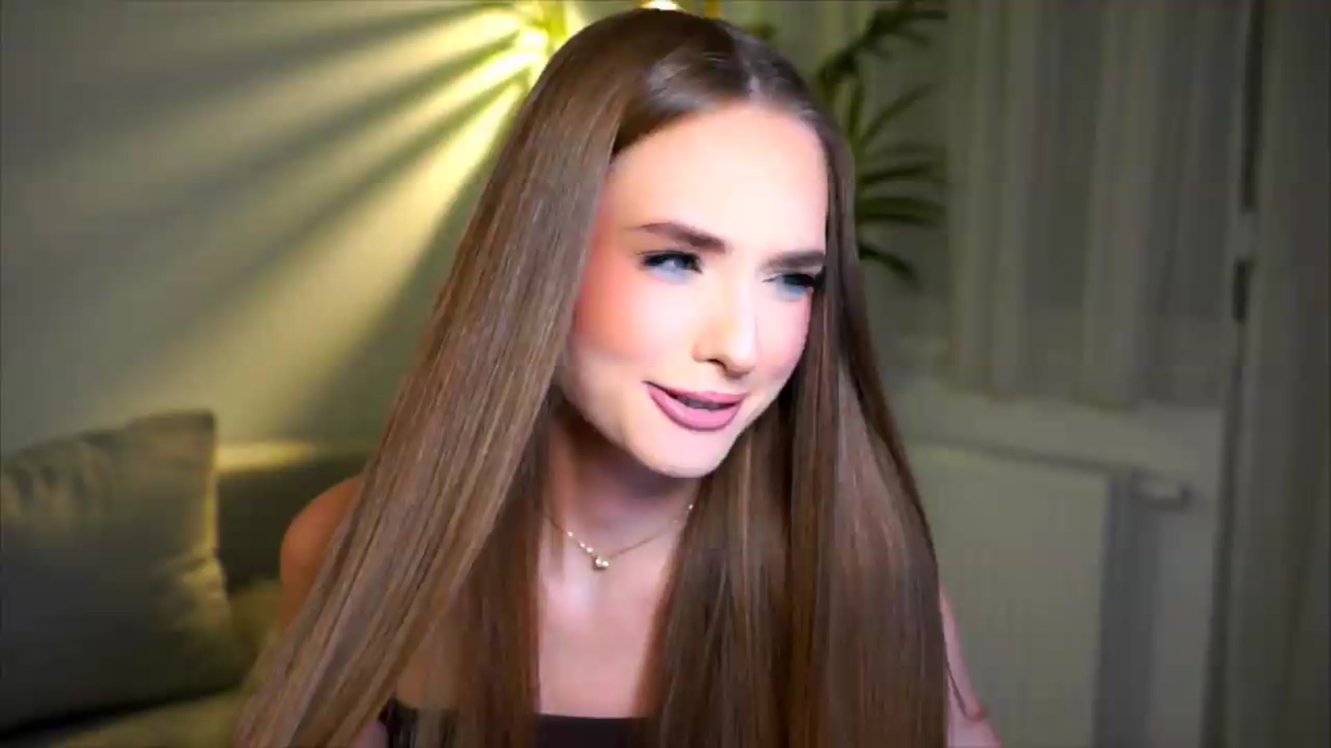 Gallery image thumbnail from petitegonwild's myfreecams stream on, 05/16/2026, 20:09 image 4 of 20