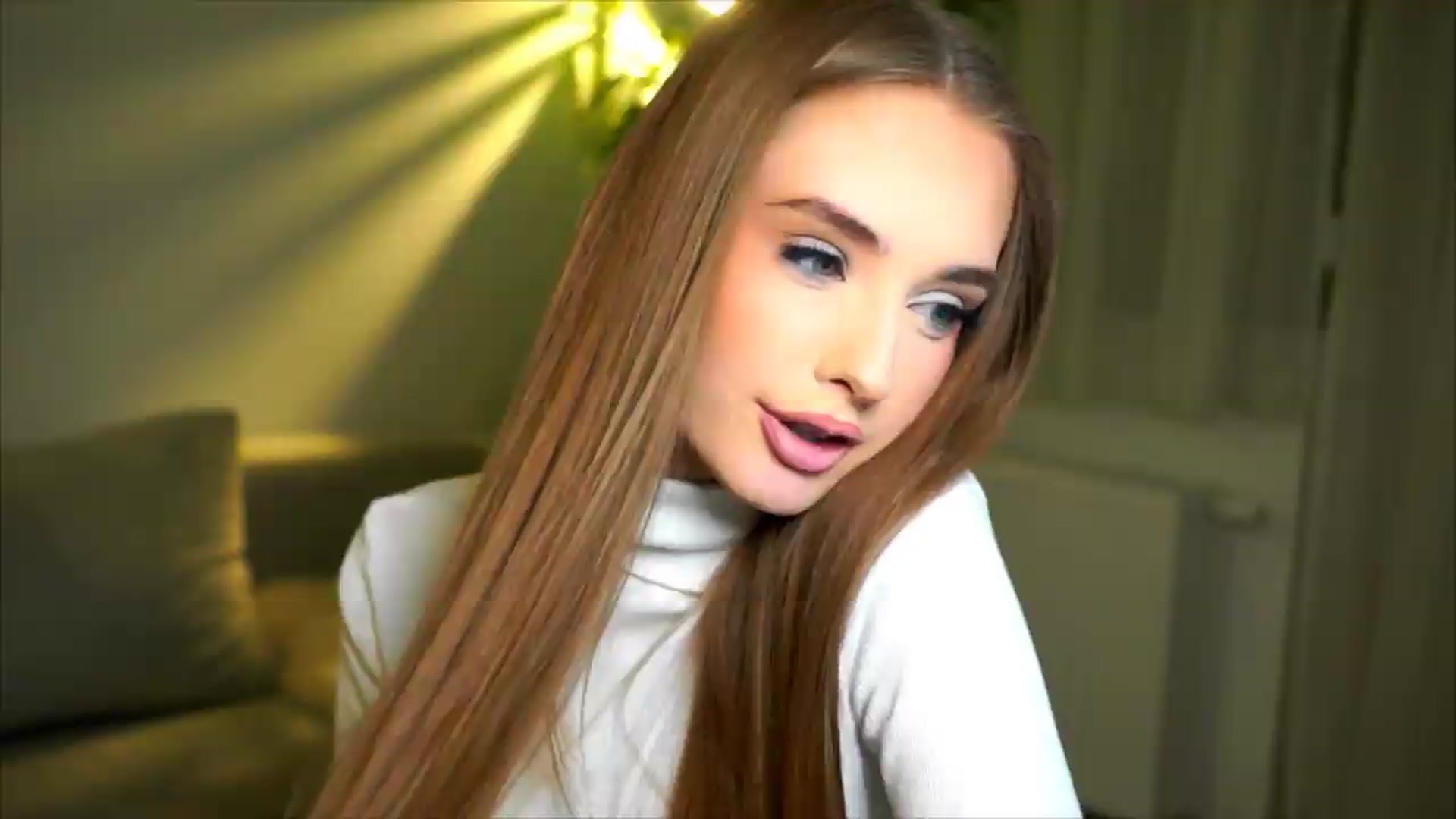 Gallery image thumbnail from petitegonwild's myfreecams stream on, 05/18/2026, 24:28 image 1 of 20