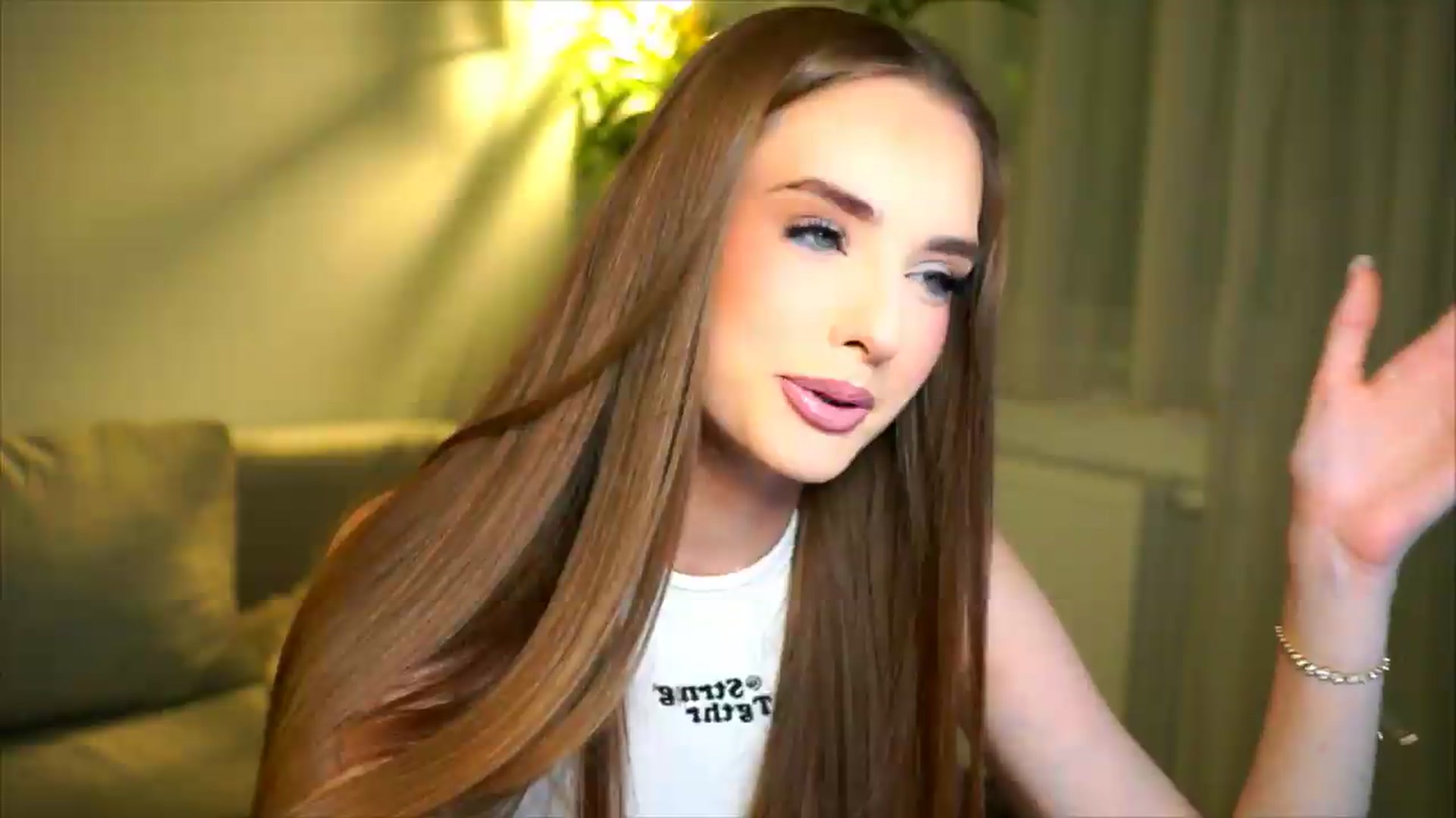 Gallery image thumbnail from petitegonwild's myfreecams stream on, 05/20/2026, 20:30 image 16 of 20
