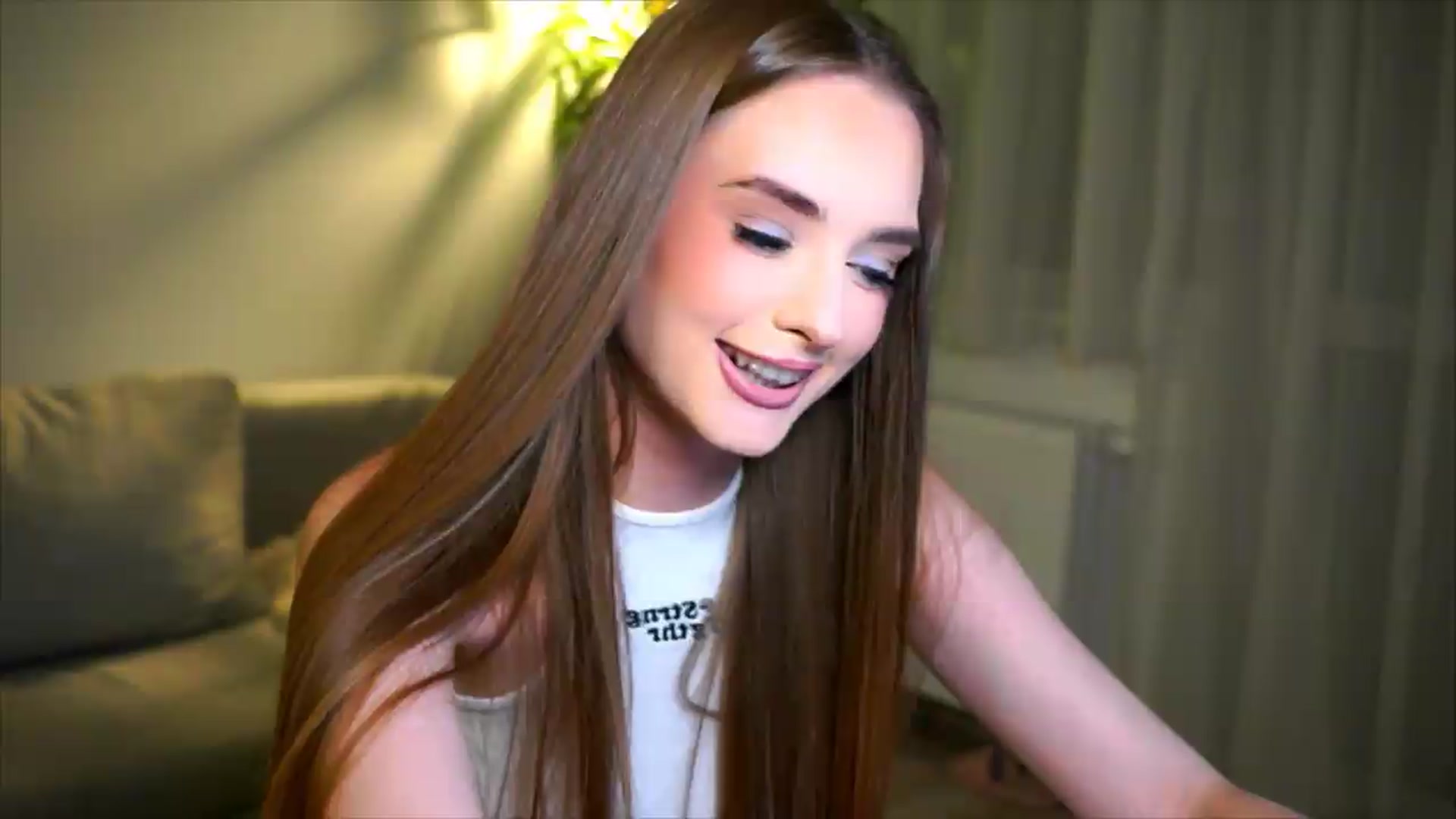 Gallery image thumbnail from petitegonwild's myfreecams stream on, 05/20/2026, 20:30 image 5 of 20