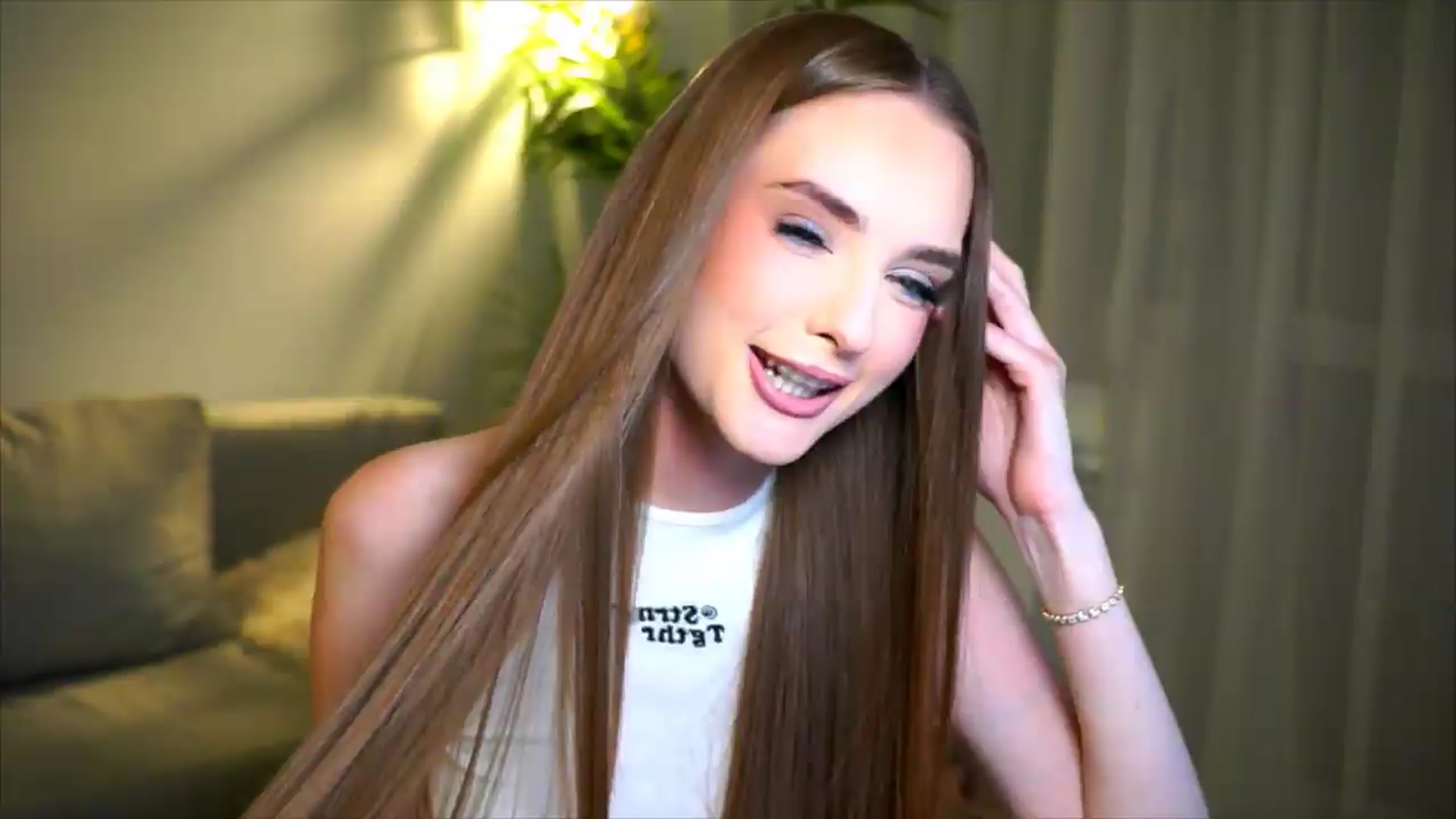 Gallery image thumbnail from petitegonwild's myfreecams stream on, 05/20/2026, 20:30 image 14 of 20