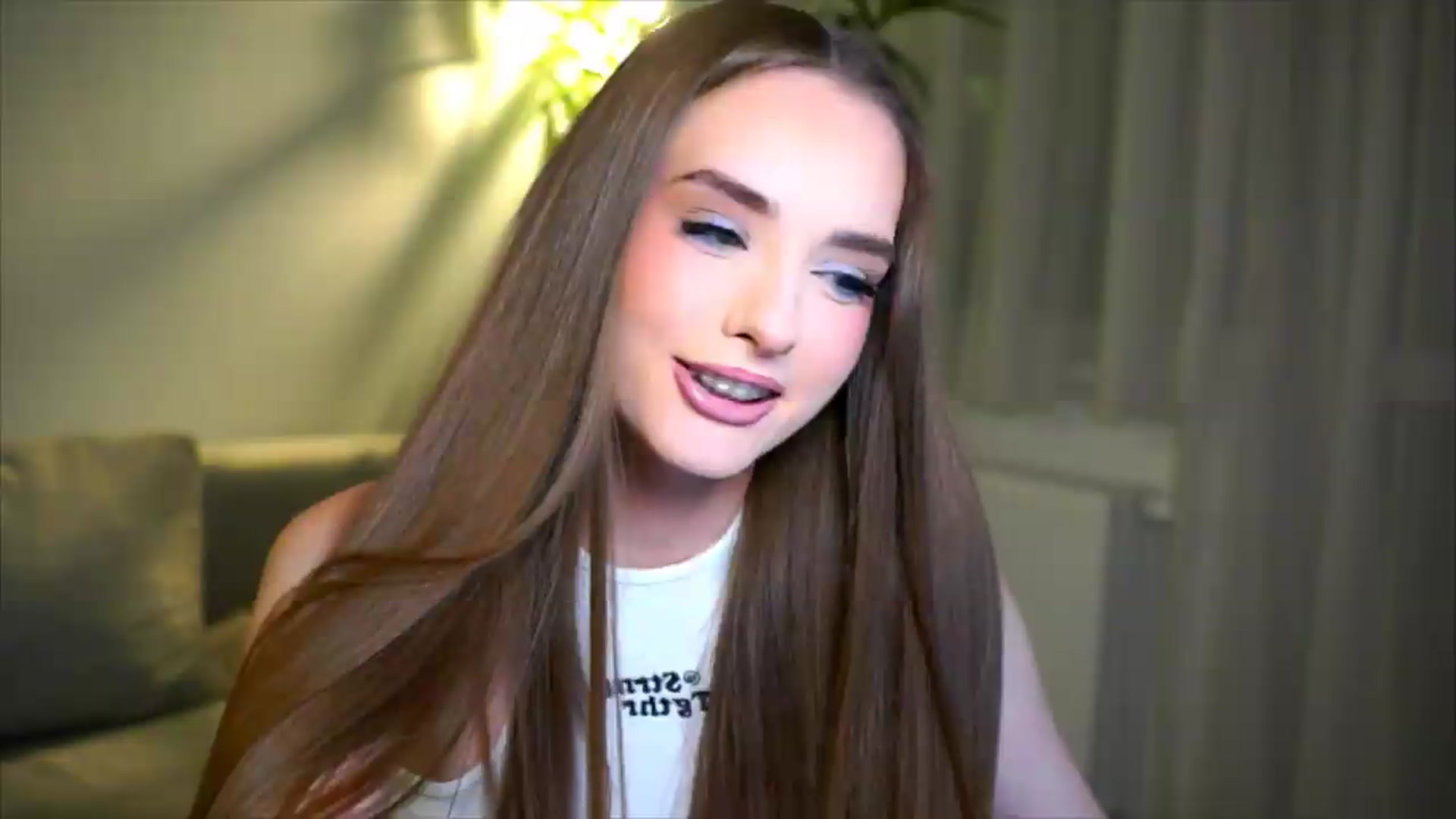 Gallery image thumbnail from petitegonwild's myfreecams stream on, 05/20/2026, 20:30 image 19 of 20