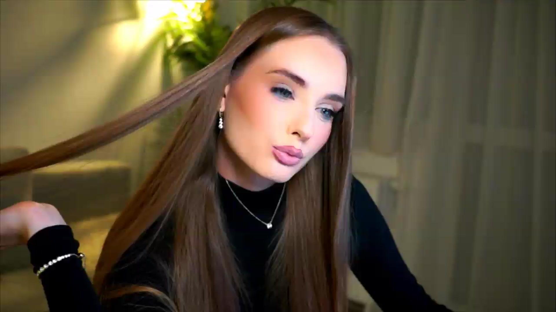 Gallery image thumbnail from petitegonwild's myfreecams stream on, 05/22/2026, 20:42 image 13 of 20