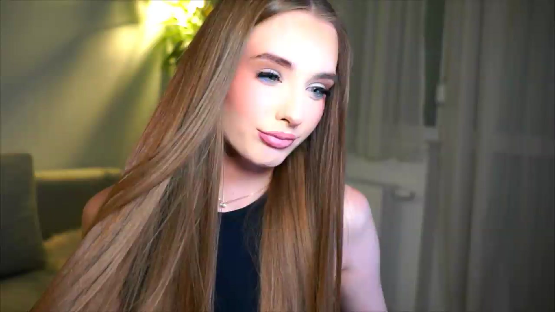 Gallery image thumbnail from petitegonwild's myfreecams stream on, 05/25/2026, 22:09 image 15 of 20