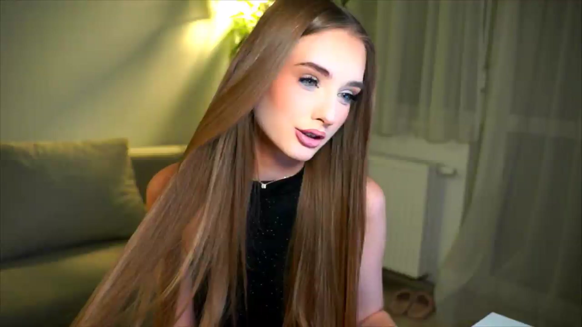 Gallery image thumbnail from petitegonwild's myfreecams stream on, 05/29/2026, 24:38 image 3 of 20