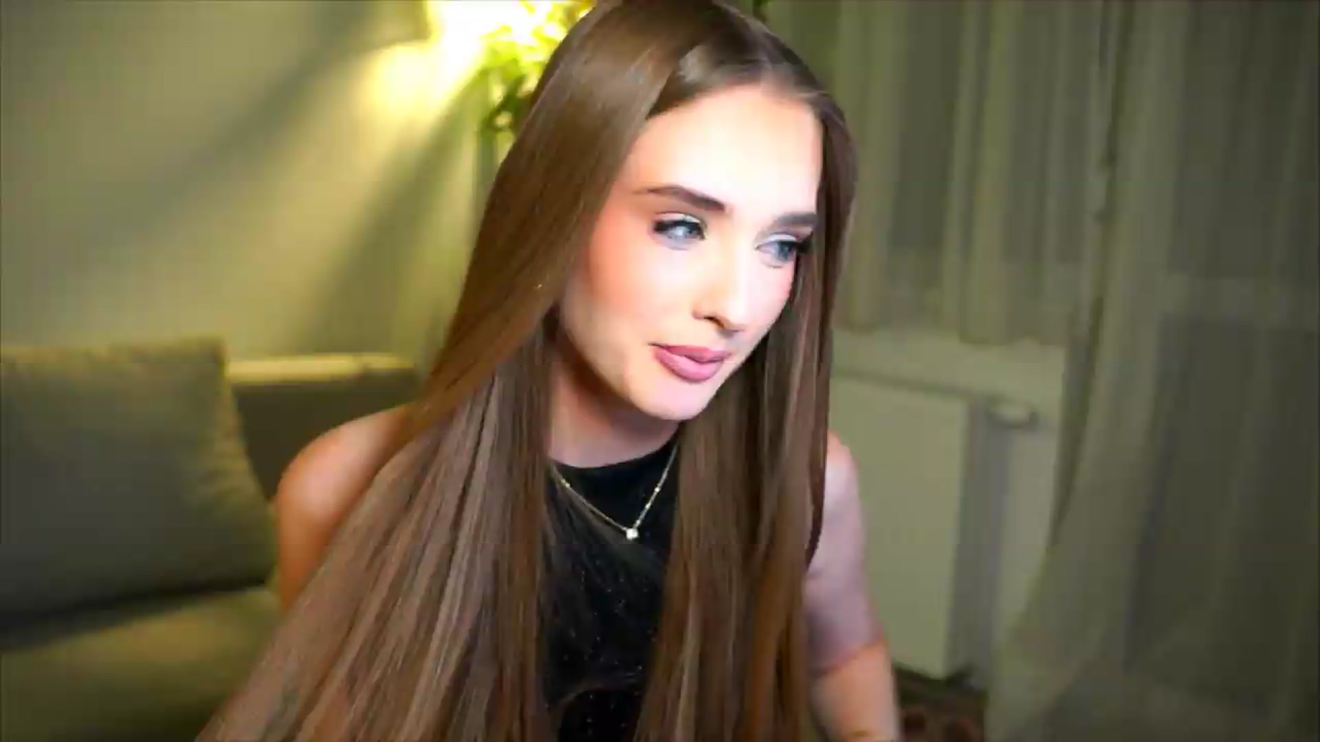 Gallery image thumbnail from petitegonwild's myfreecams stream on, 05/29/2026, 24:38 image 16 of 20